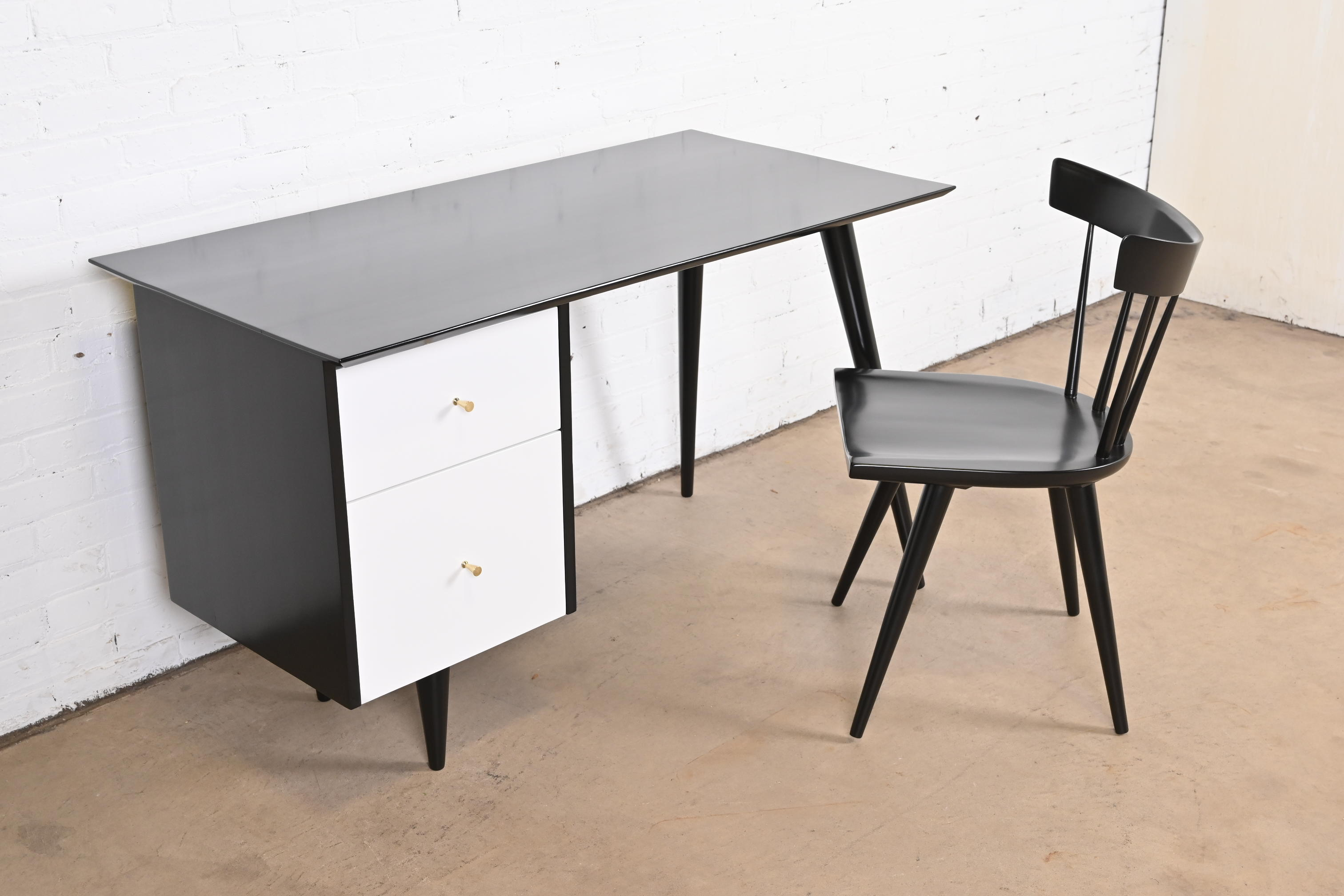 Paul McCobb Planner Group Black and White Lacquered Writing Desk and Chair, Newly Refinished - Image 4