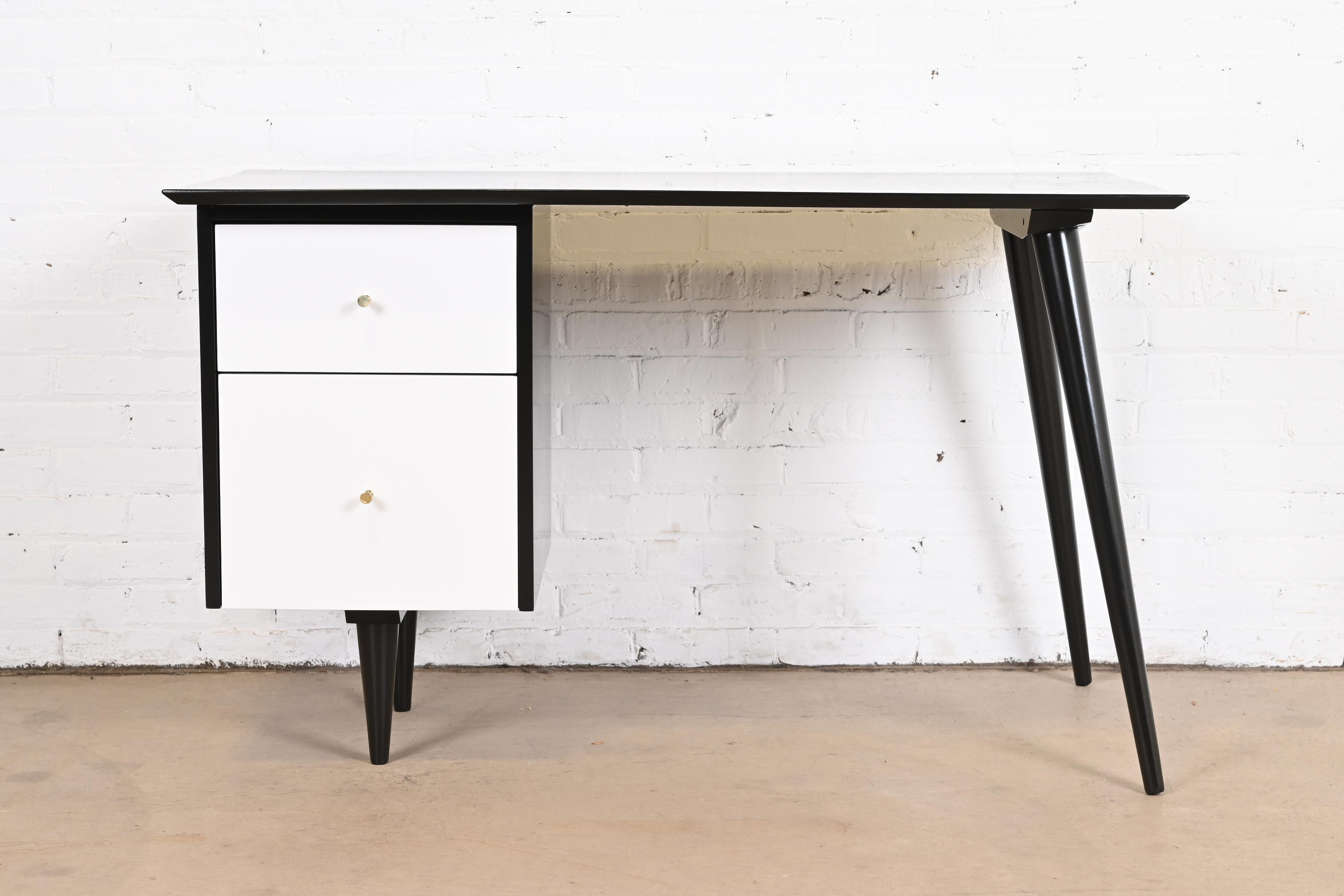 Paul McCobb Planner Group Black and White Lacquered Writing Desk and Chair, Newly Refinished - Image 6