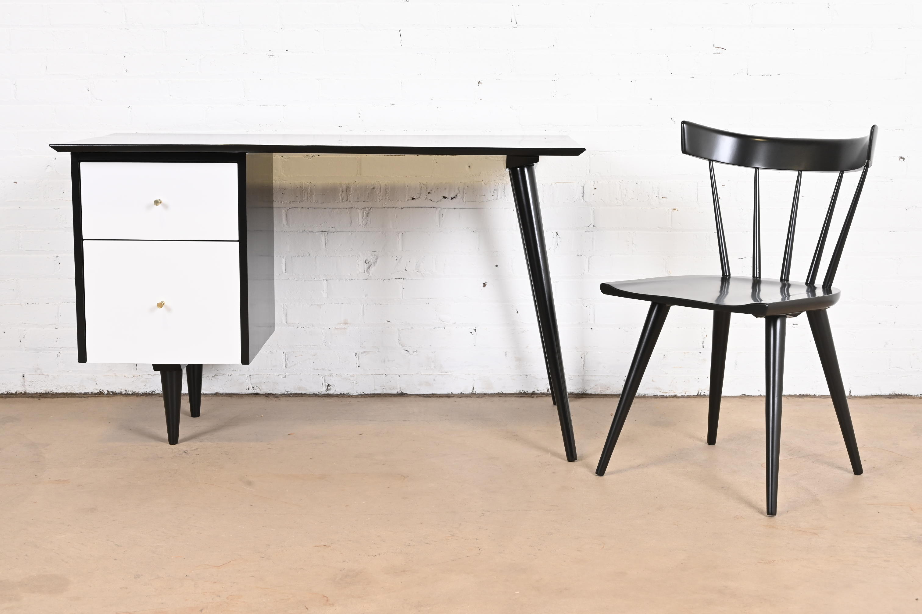Paul McCobb Planner Group Black and White Lacquered Writing Desk and Chair, Newly Refinished - Image 2