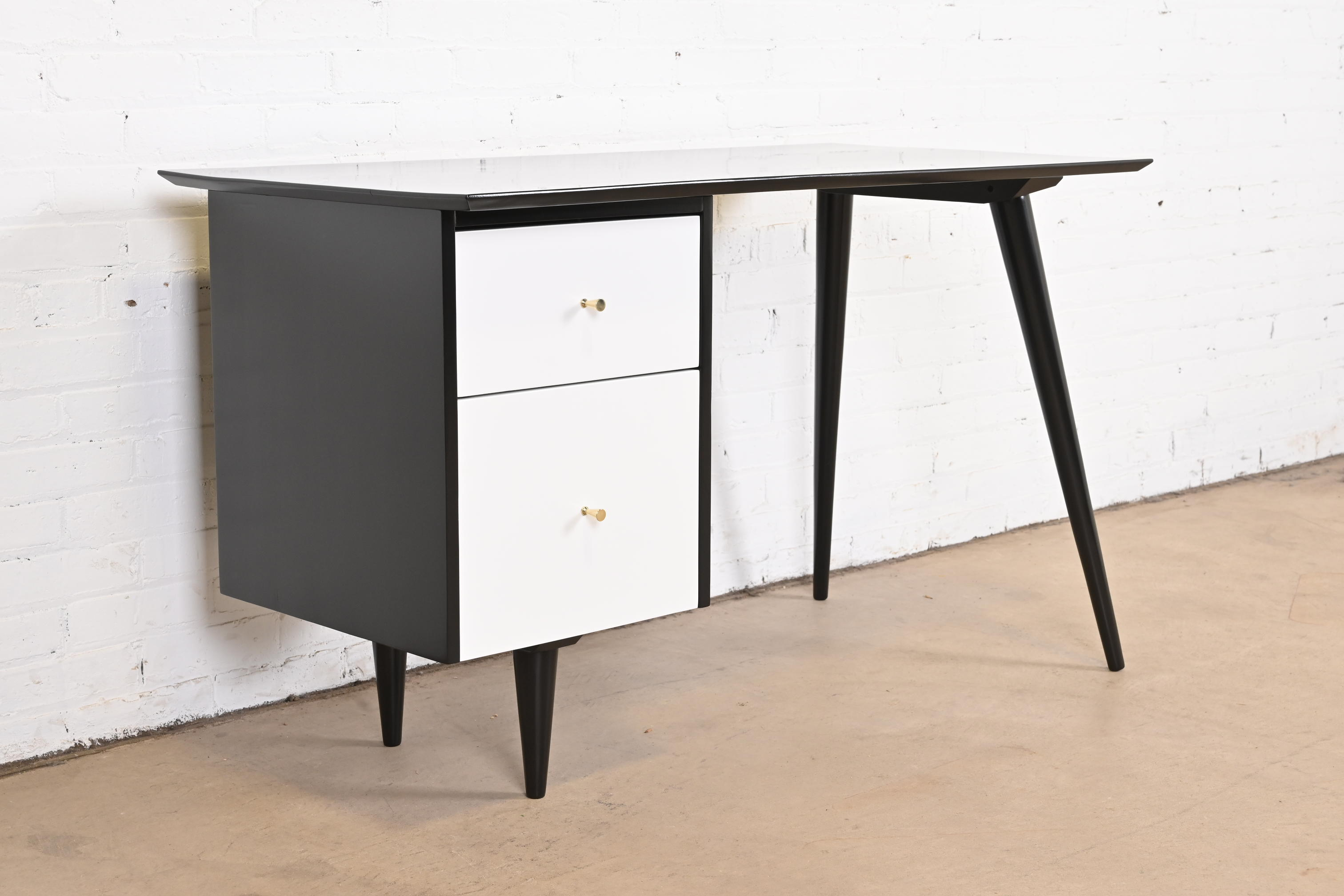 Paul McCobb Planner Group Black and White Lacquered Writing Desk and Chair, Newly Refinished - Image 8