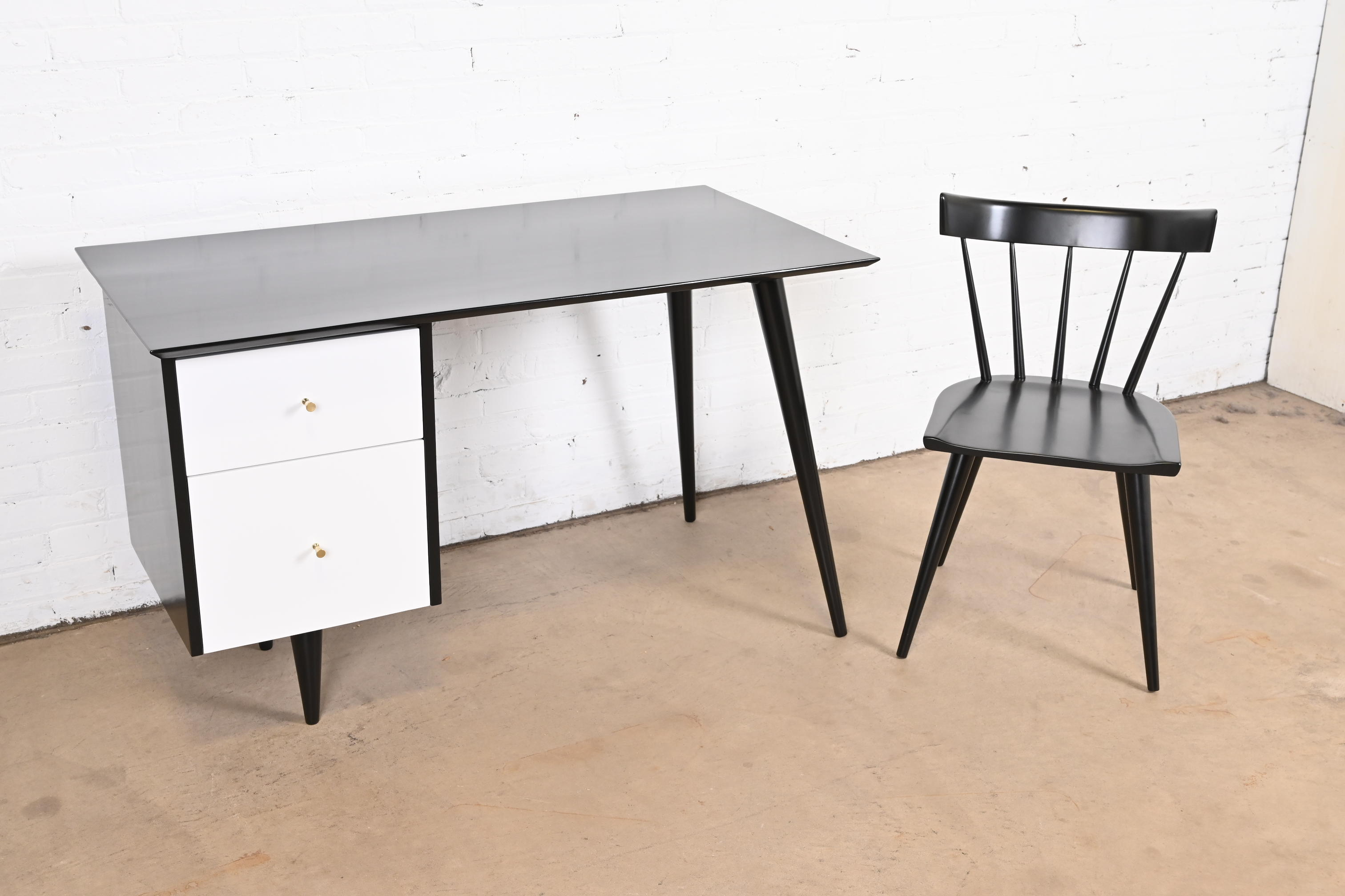 Paul McCobb Planner Group Black and White Lacquered Writing Desk and Chair, Newly Refinished - Image 3