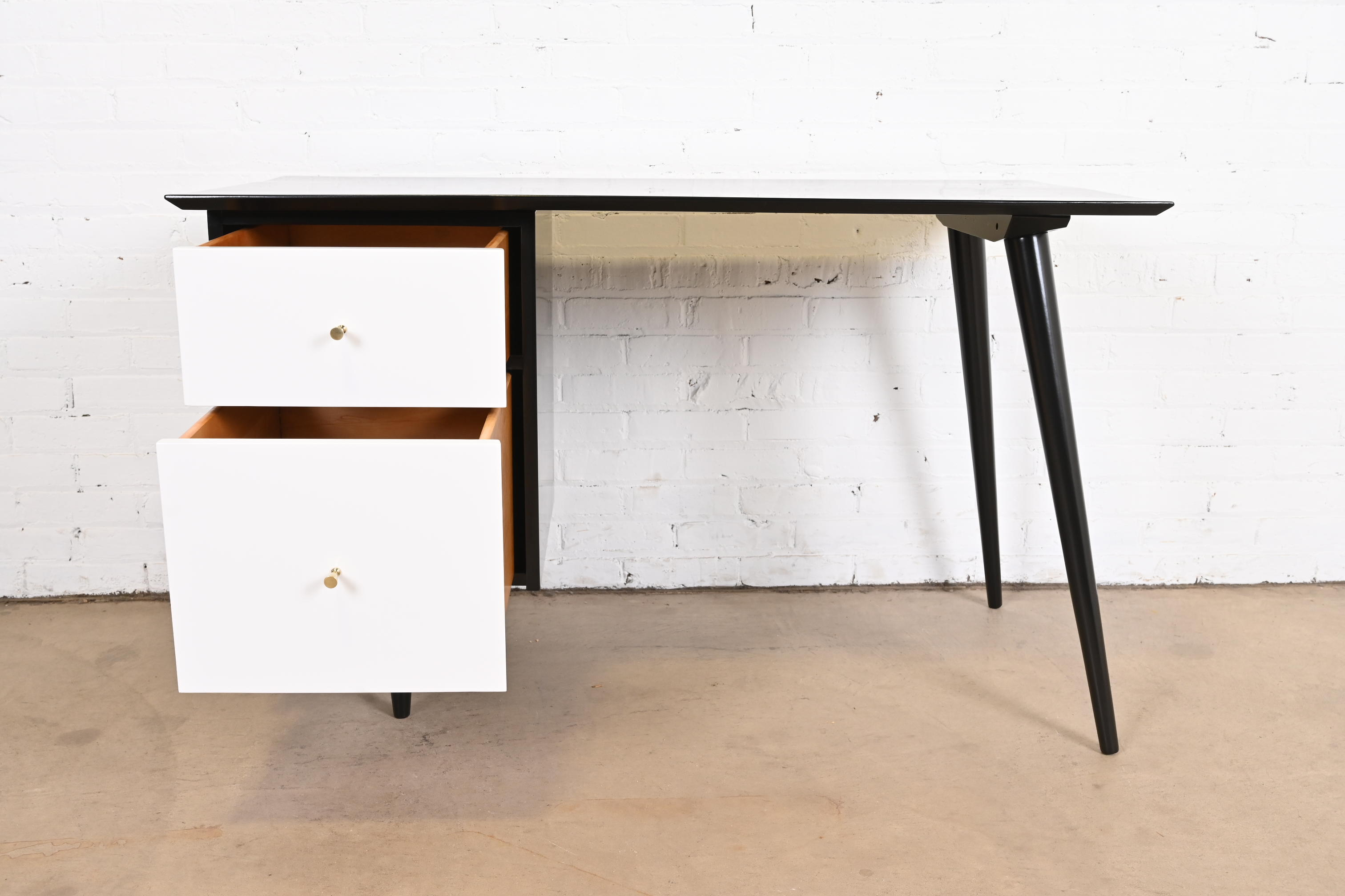 Paul McCobb Planner Group Black and White Lacquered Writing Desk, Newly Refinished - Image 5
