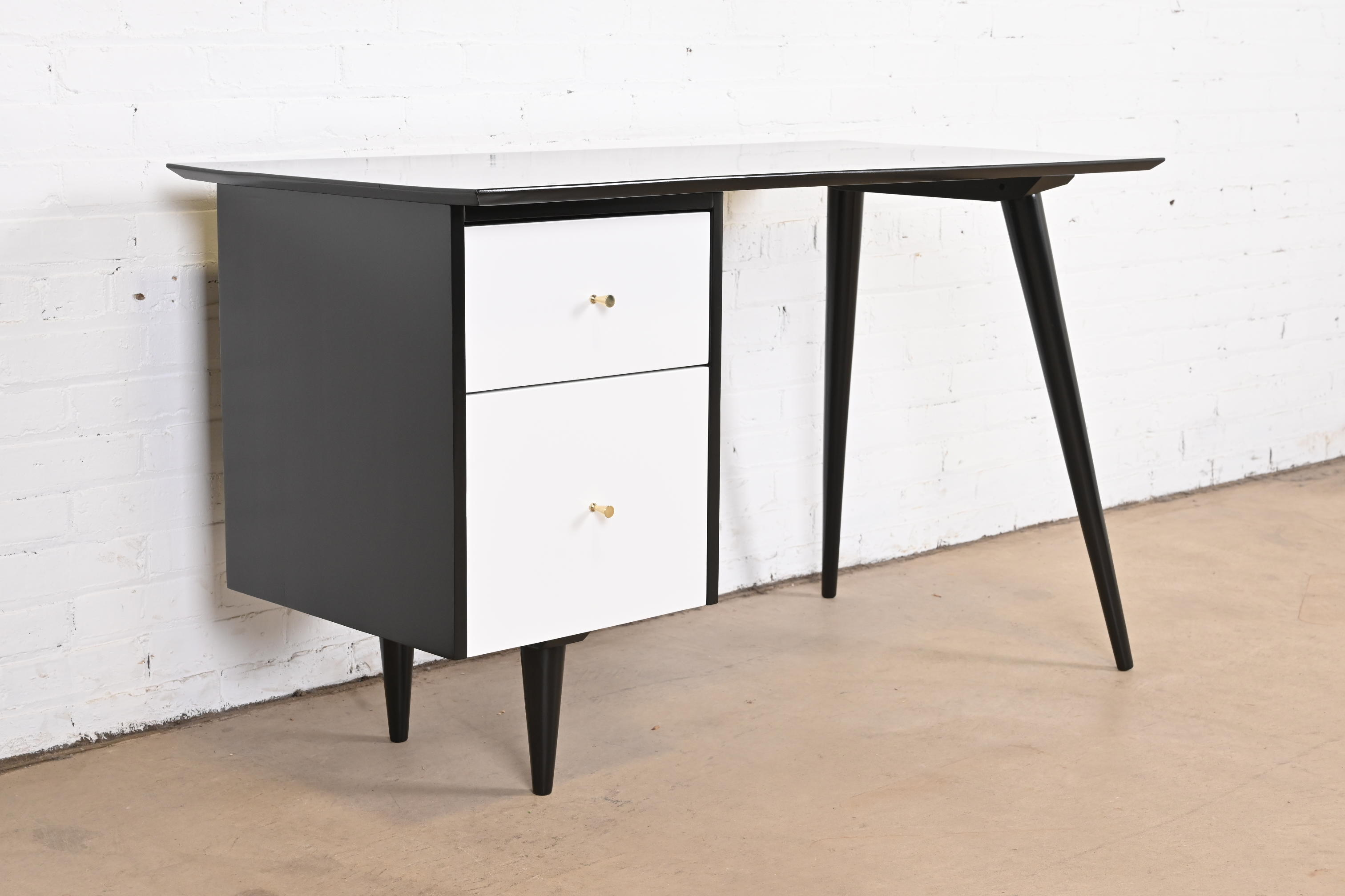 Paul McCobb Planner Group Black and White Lacquered Writing Desk, Newly Refinished - Image 3