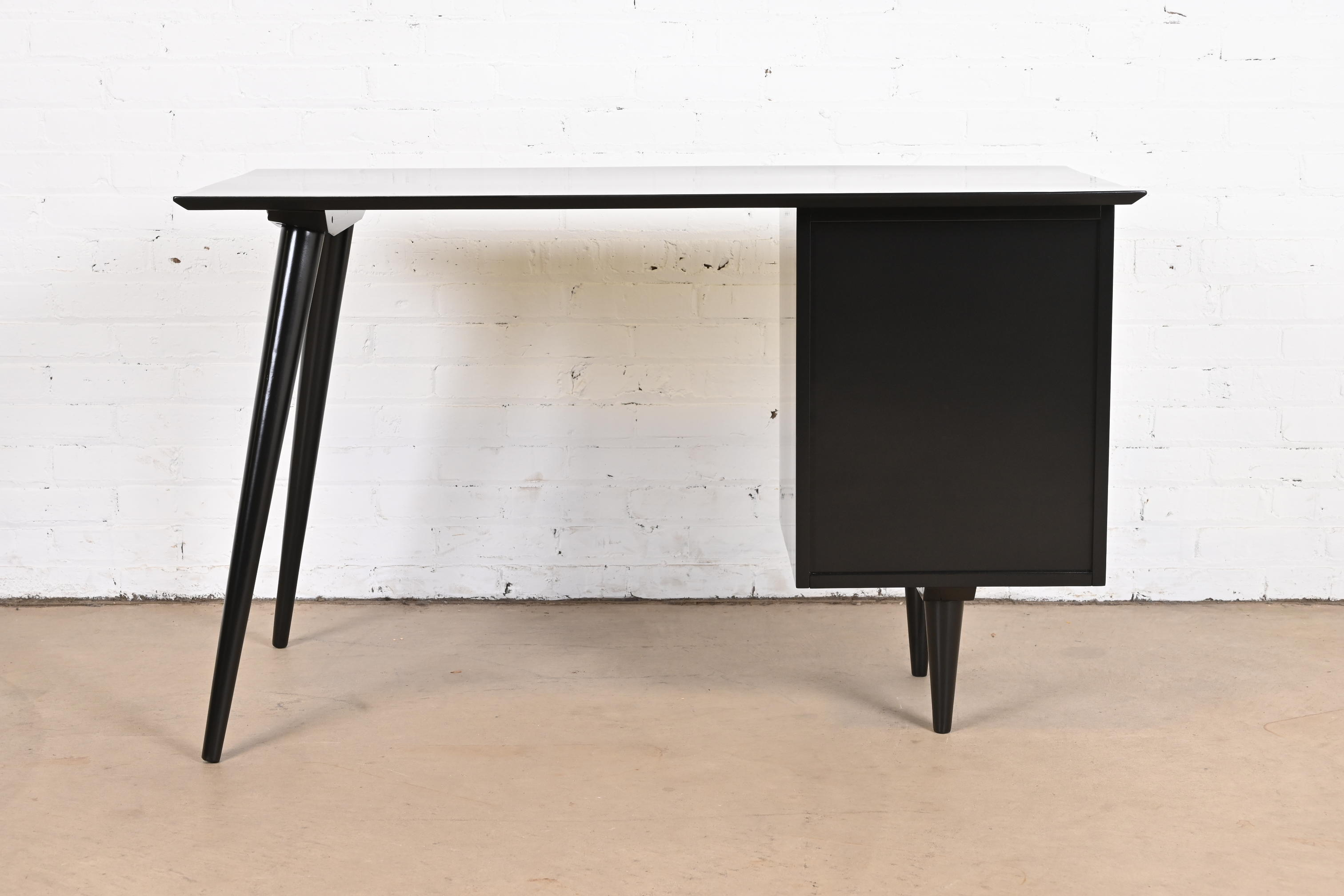 Paul McCobb Planner Group Black and White Lacquered Writing Desk, Newly Refinished - Image 11