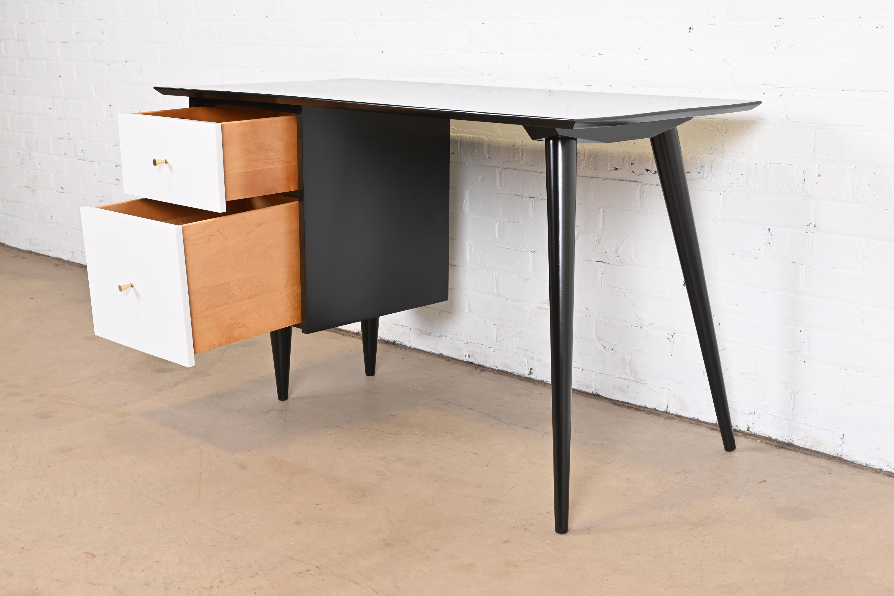 Paul McCobb Planner Group Black and White Lacquered Writing Desk, Newly Refinished - Image 6