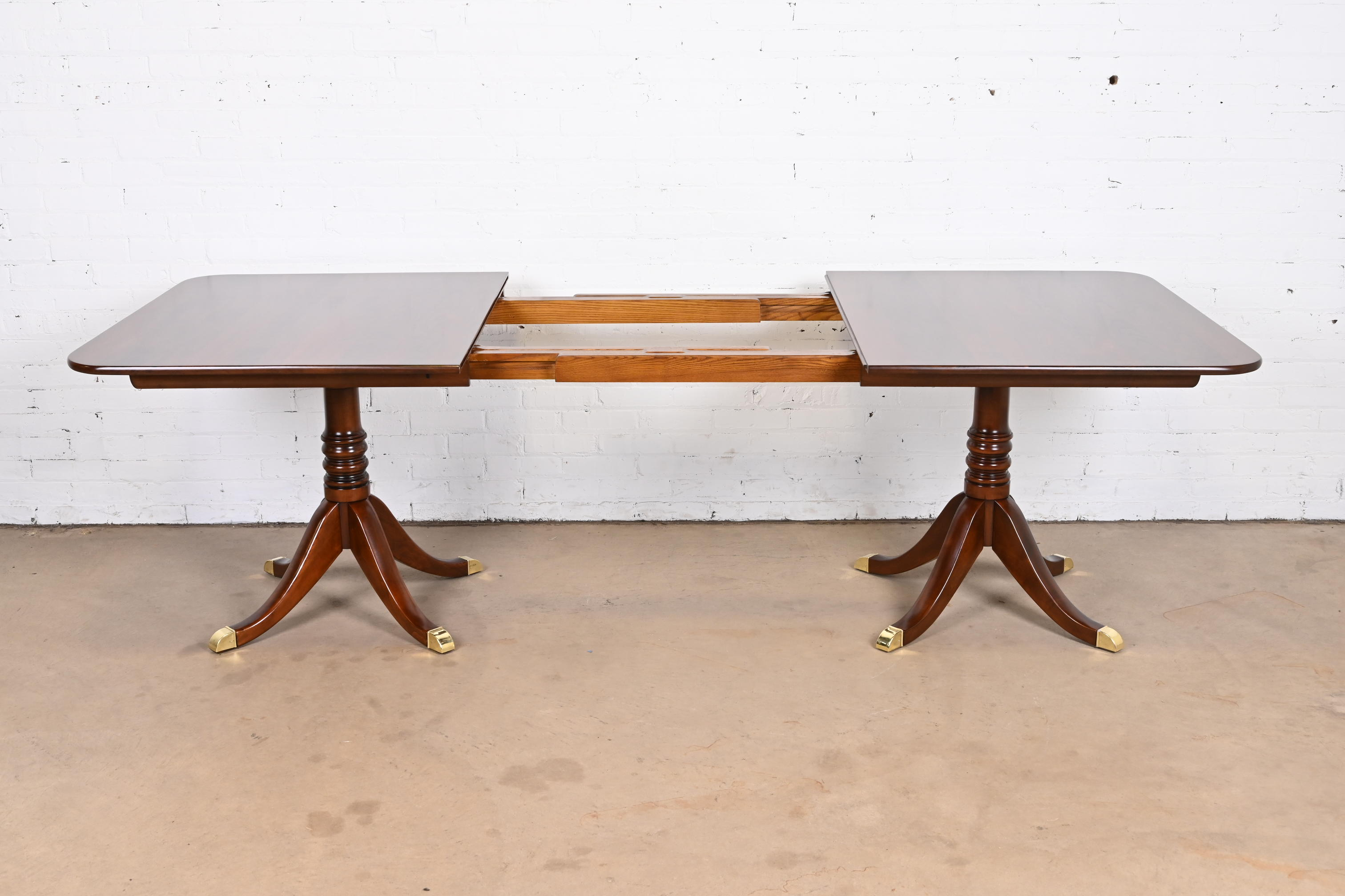 Stickley Georgian Cherry Wood Double Pedestal Extension Dining Table, Newly Refinished - Image 7