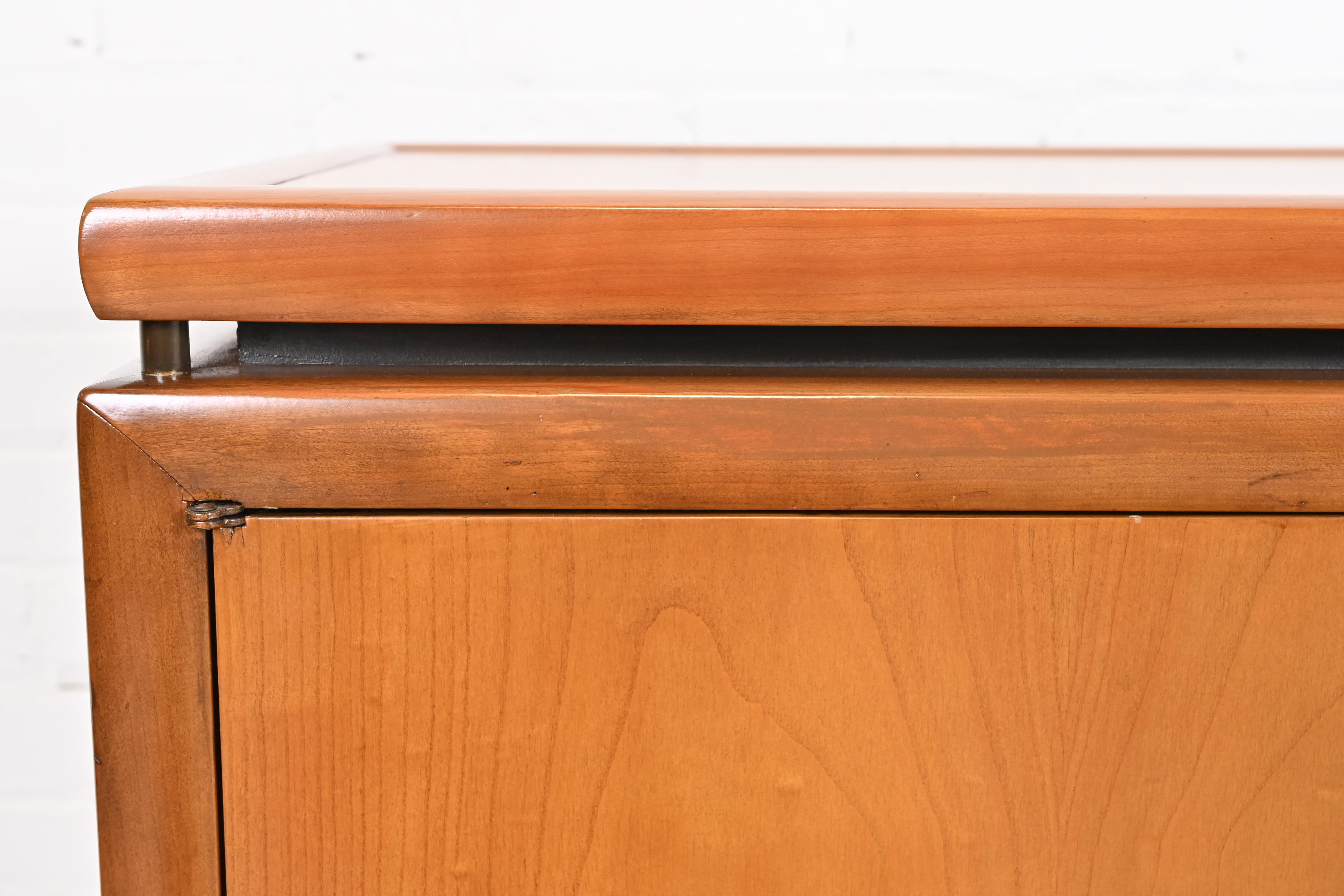 Michael Taylor for Baker Furniture Mid-Century Hollywood Regency Cherry Wood Sideboard Credenza - Image 9