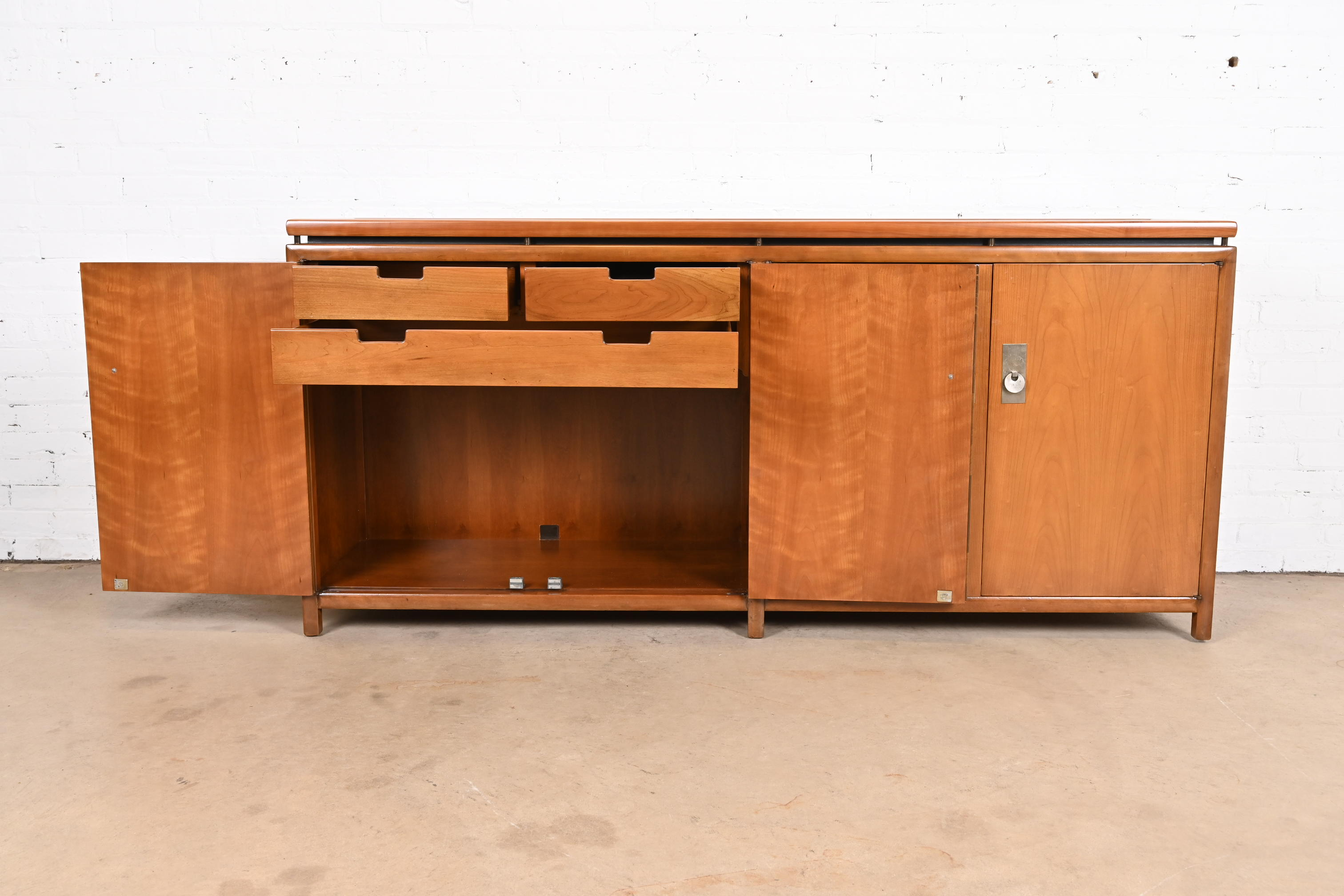 Michael Taylor for Baker Furniture Mid-Century Hollywood Regency Cherry Wood Sideboard Credenza - Image 5