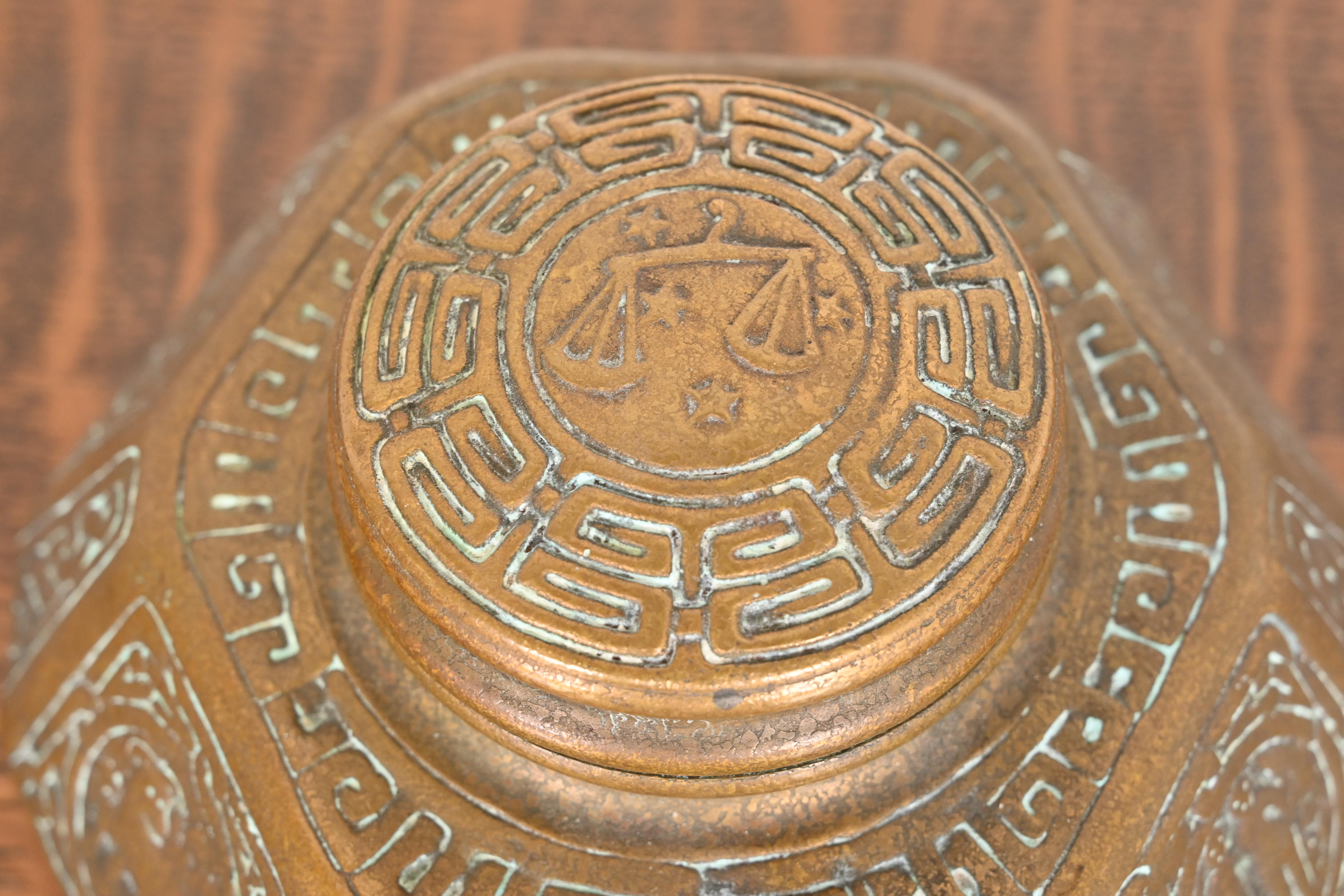 Tiffany Studios New York 'Zodiac' Bronze Doré Large Inkwell - Image 8