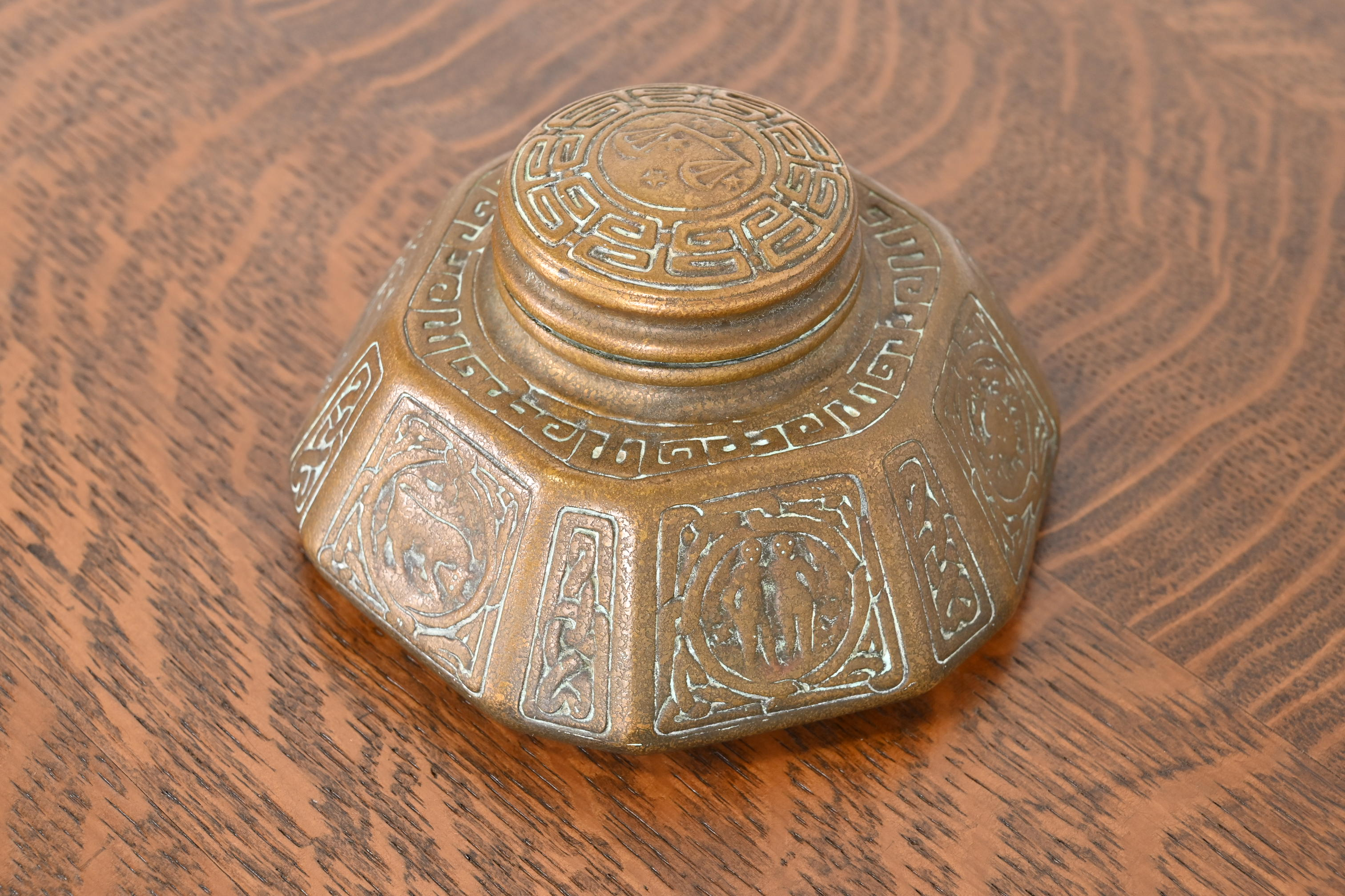 Tiffany Studios New York 'Zodiac' Bronze Doré Large Inkwell - Image 5