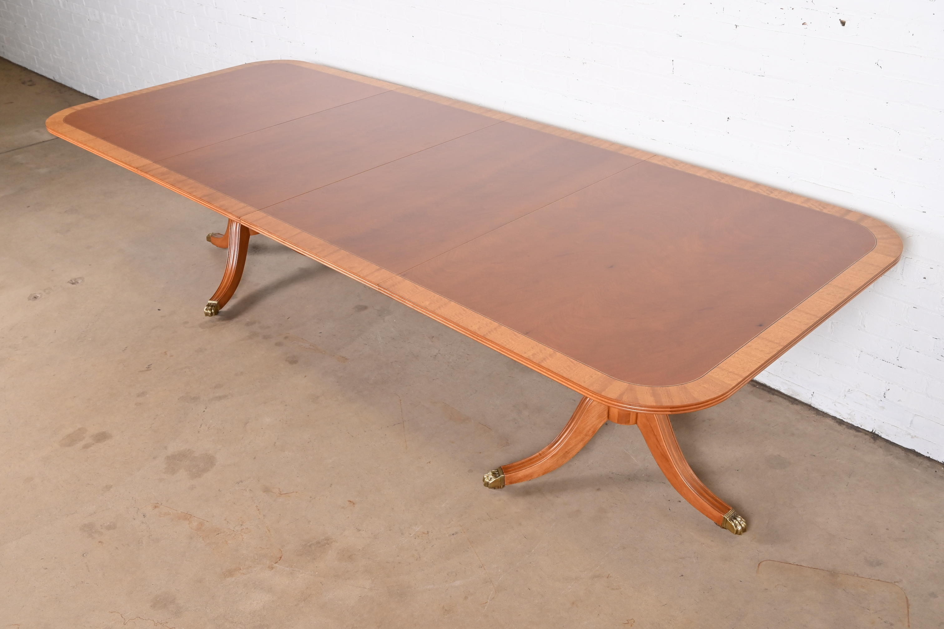 Henredon Georgian Banded Mahogany Double Pedestal Extension Dining Table, Newly Refinished - Image 2