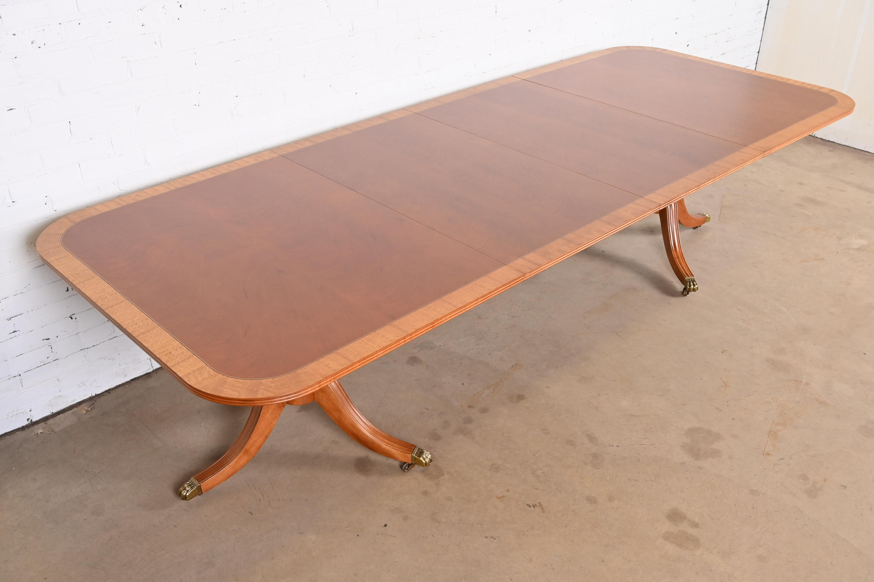 Henredon Georgian Banded Mahogany Double Pedestal Extension Dining Table, Newly Refinished - Image 3