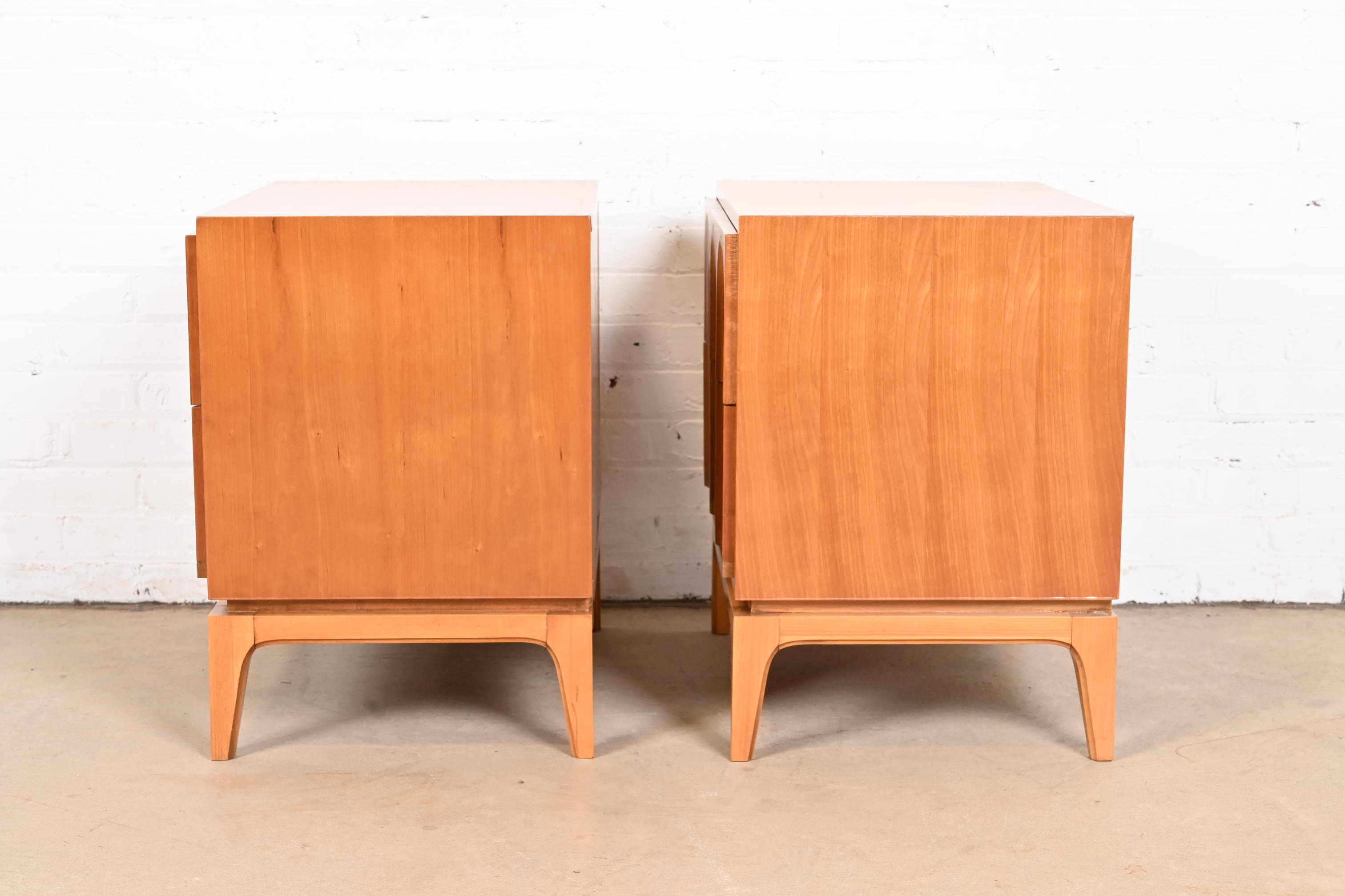 Thomasville Mid-Century Modern Burl Wood Nightstands, Newly Refinished - Image 12