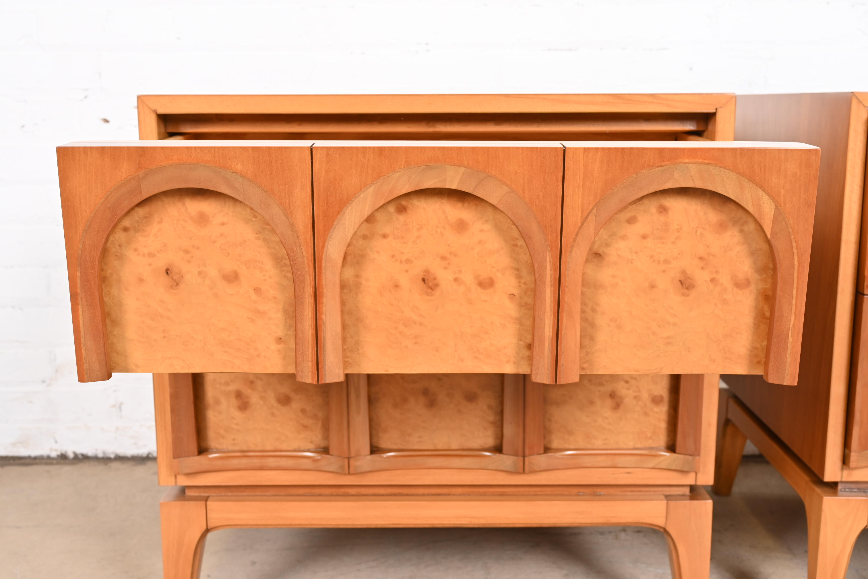 Thomasville Mid-Century Modern Burl Wood Nightstands, Newly Refinished - Image 8