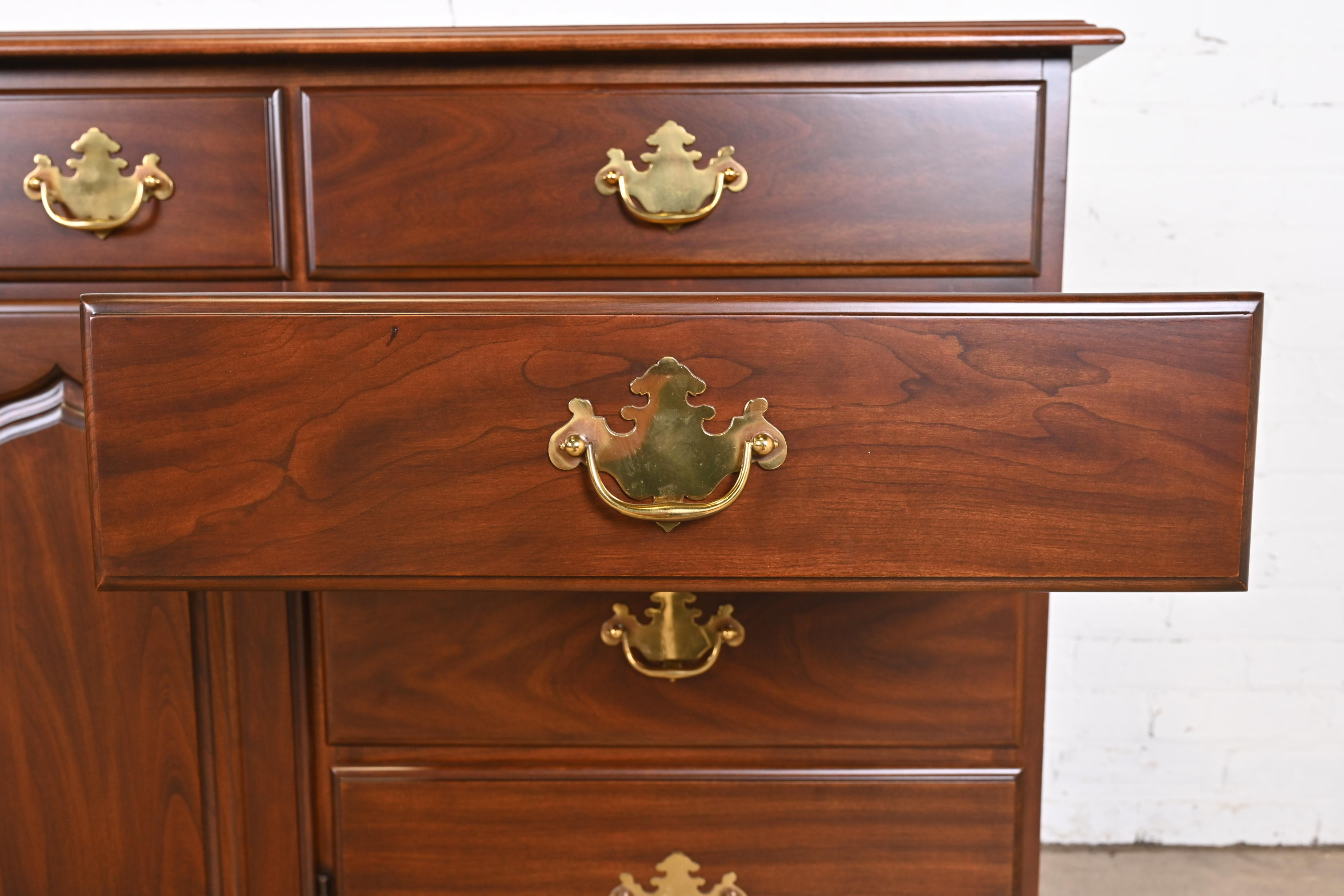 Harden Furniture Georgian Solid Cherry Wood Long Dresser, Newly Restored - Image 6