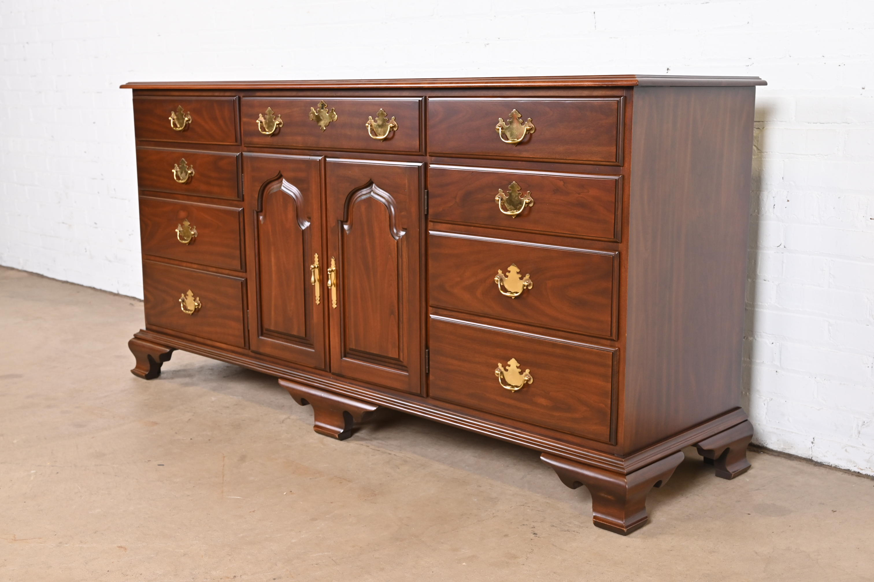 Harden Furniture Georgian Solid Cherry Wood Long Dresser, Newly Restored - Image 2