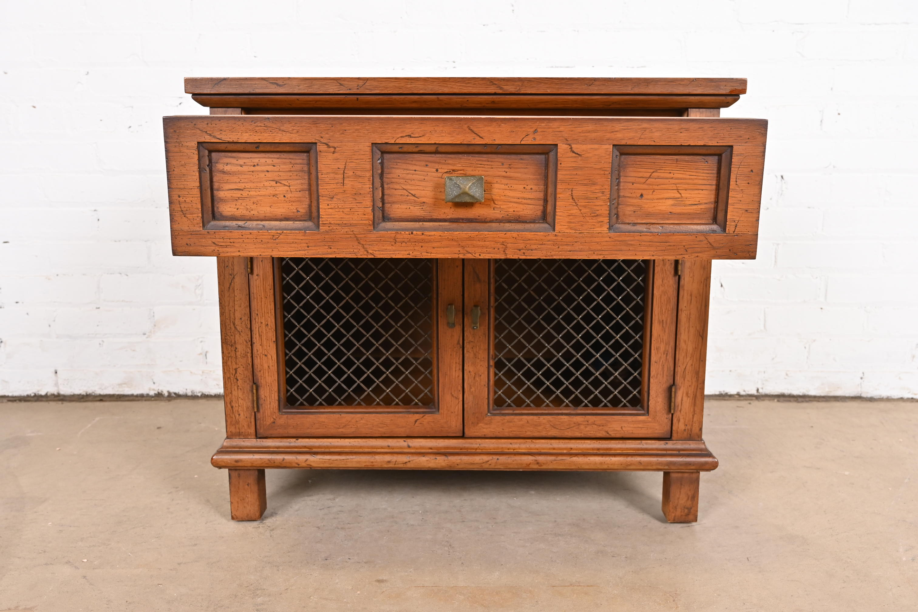 Henredon Mid-Century Modern Walnut Nightstand, 1960s - Image 5