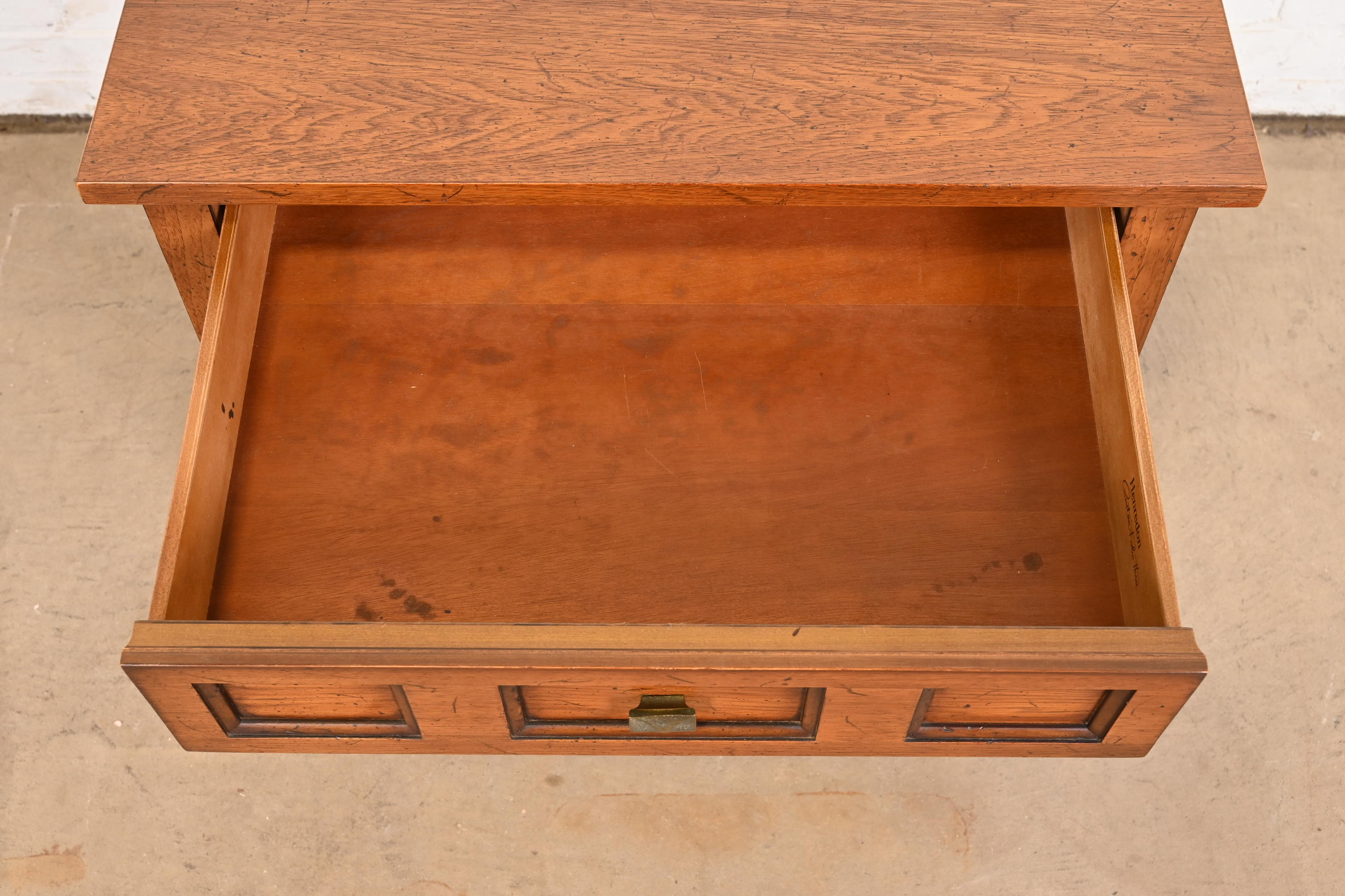Henredon Mid-Century Modern Walnut Nightstand, 1960s - Image 7