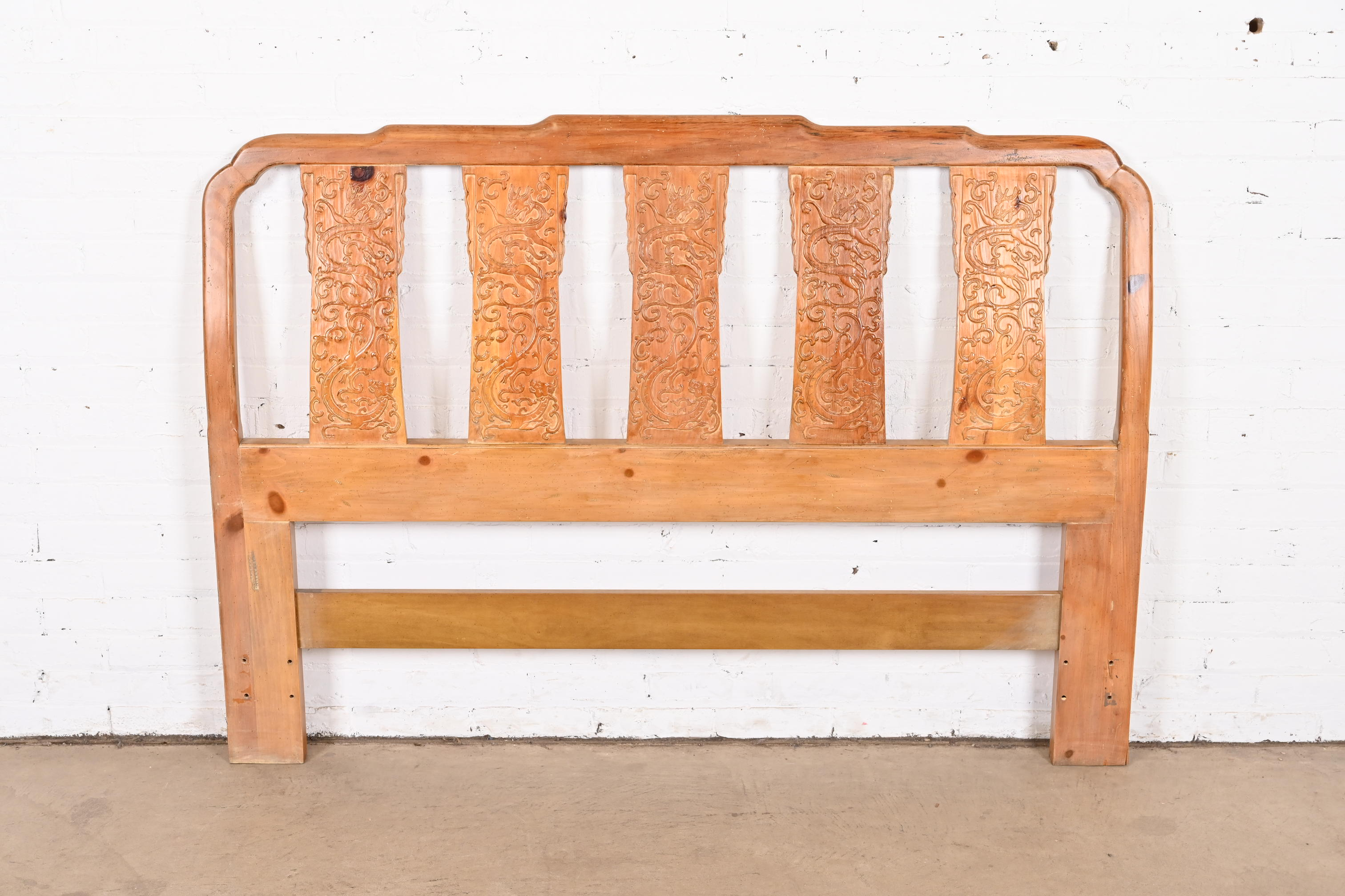 Henredon Chinoiserie Solid Pine Queen Size Headboard With Dragon Motifs, Circa 1970s - Image 5