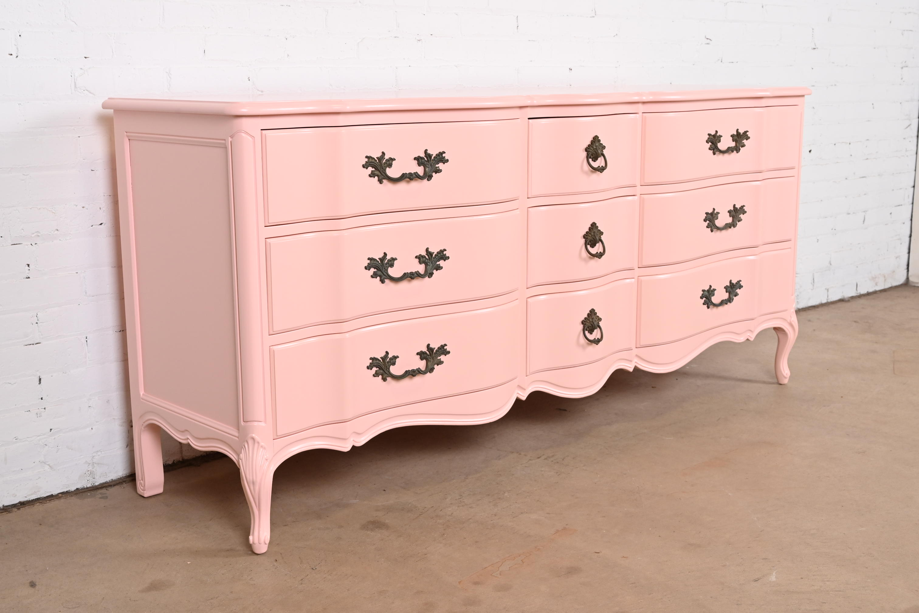 Henredon French Provincial Louis XV Pink Lacquered Triple Dresser, Newly Refinished - Image 3