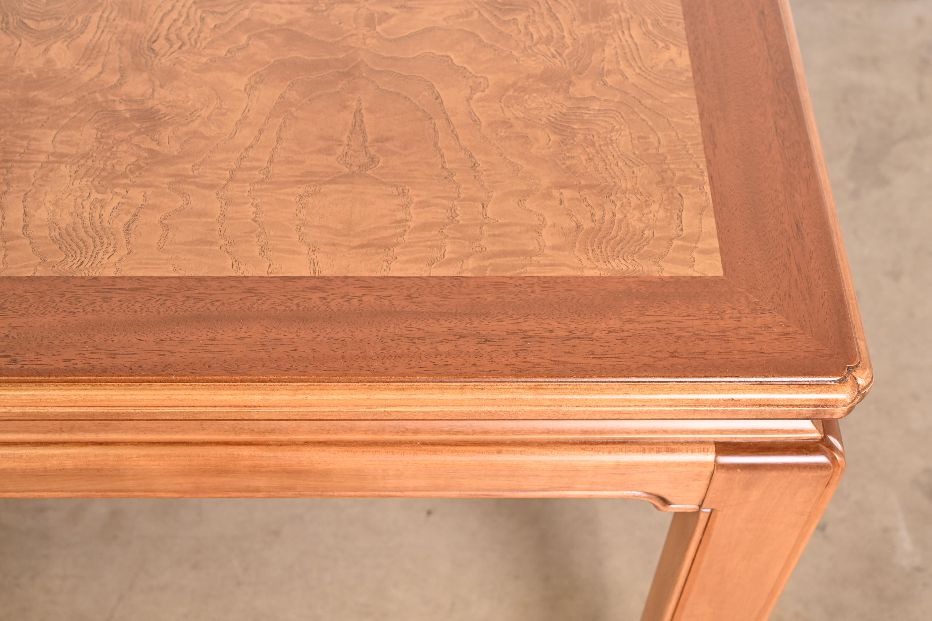 Henredon Mid-Century Hollywood Regency Mahogany and Burl Wood Extension Dining Table, Newly Refinished - Image 7