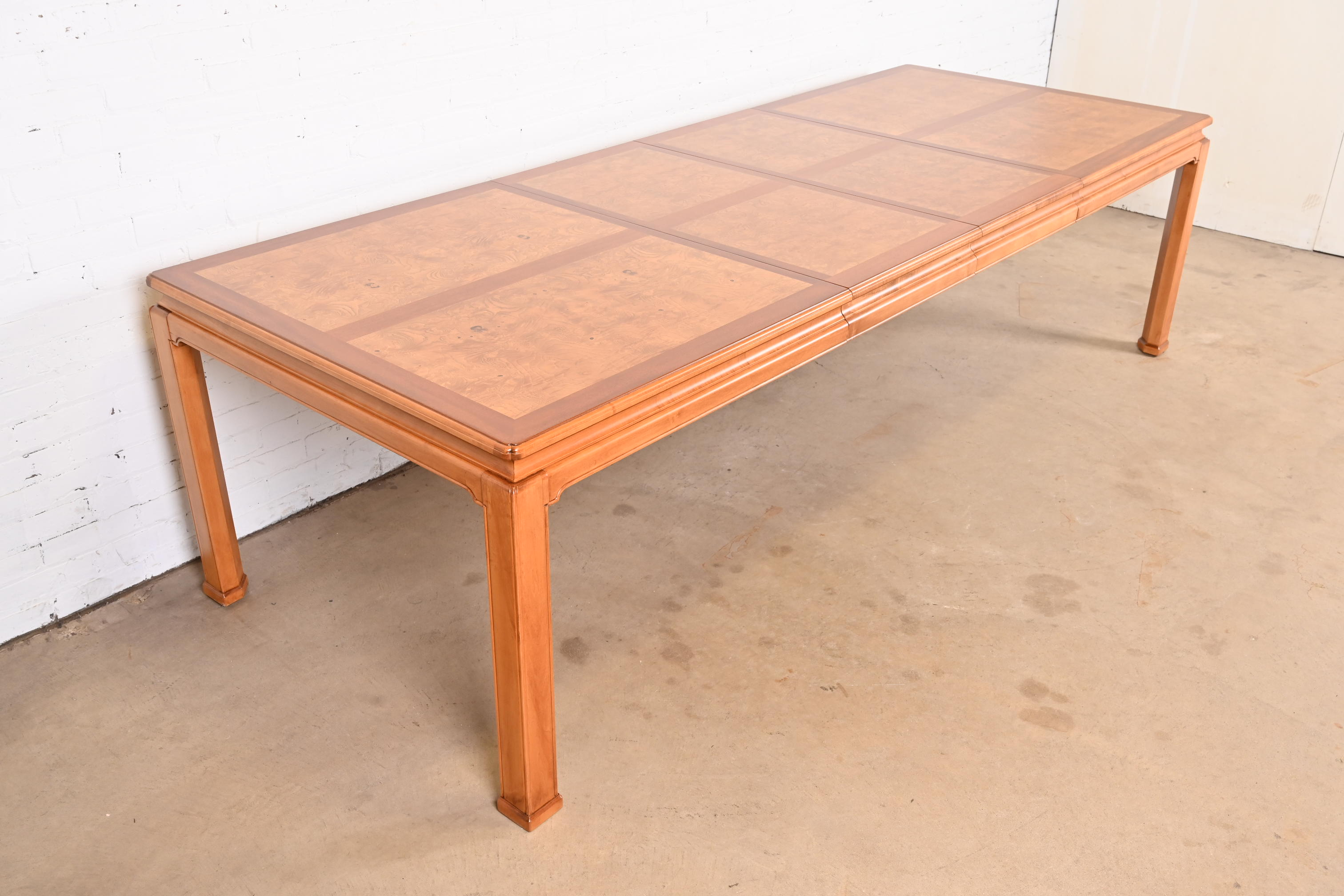 Henredon Mid-Century Hollywood Regency Mahogany and Burl Wood Extension Dining Table, Newly Refinished - Image 5