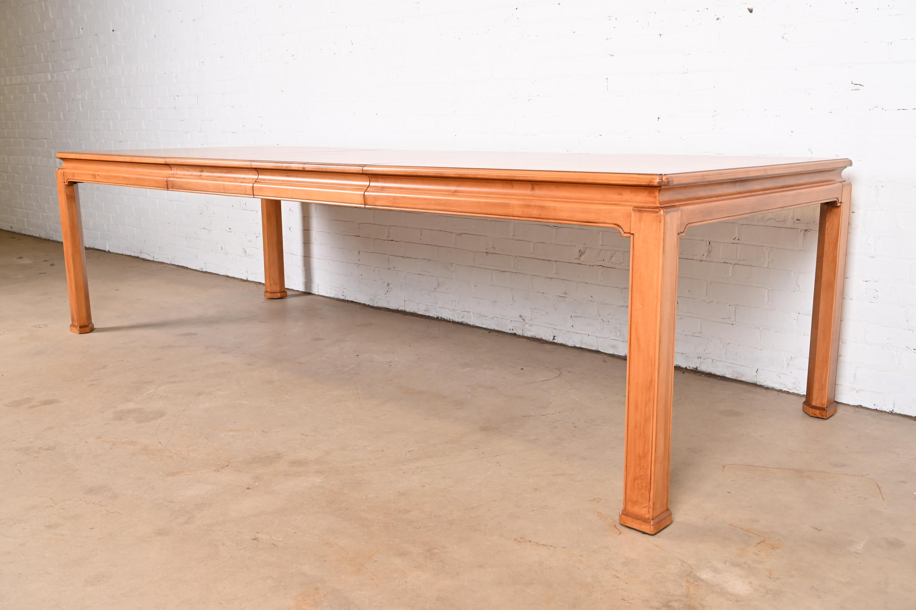 Henredon Mid-Century Hollywood Regency Mahogany and Burl Wood Extension Dining Table, Newly Refinished - Image 2