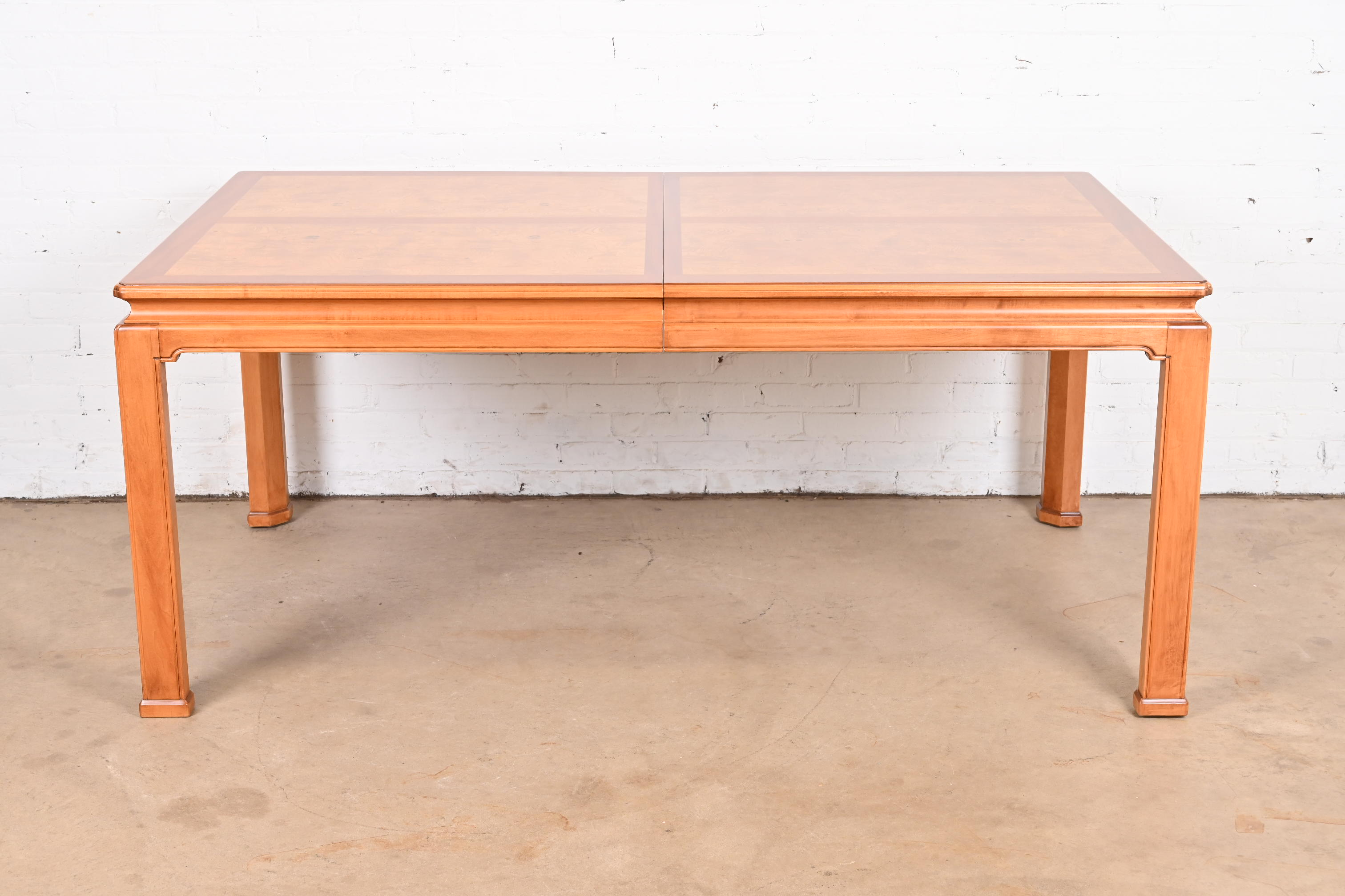 Henredon Mid-Century Hollywood Regency Mahogany and Burl Wood Extension Dining Table, Newly Refinished - Image 9