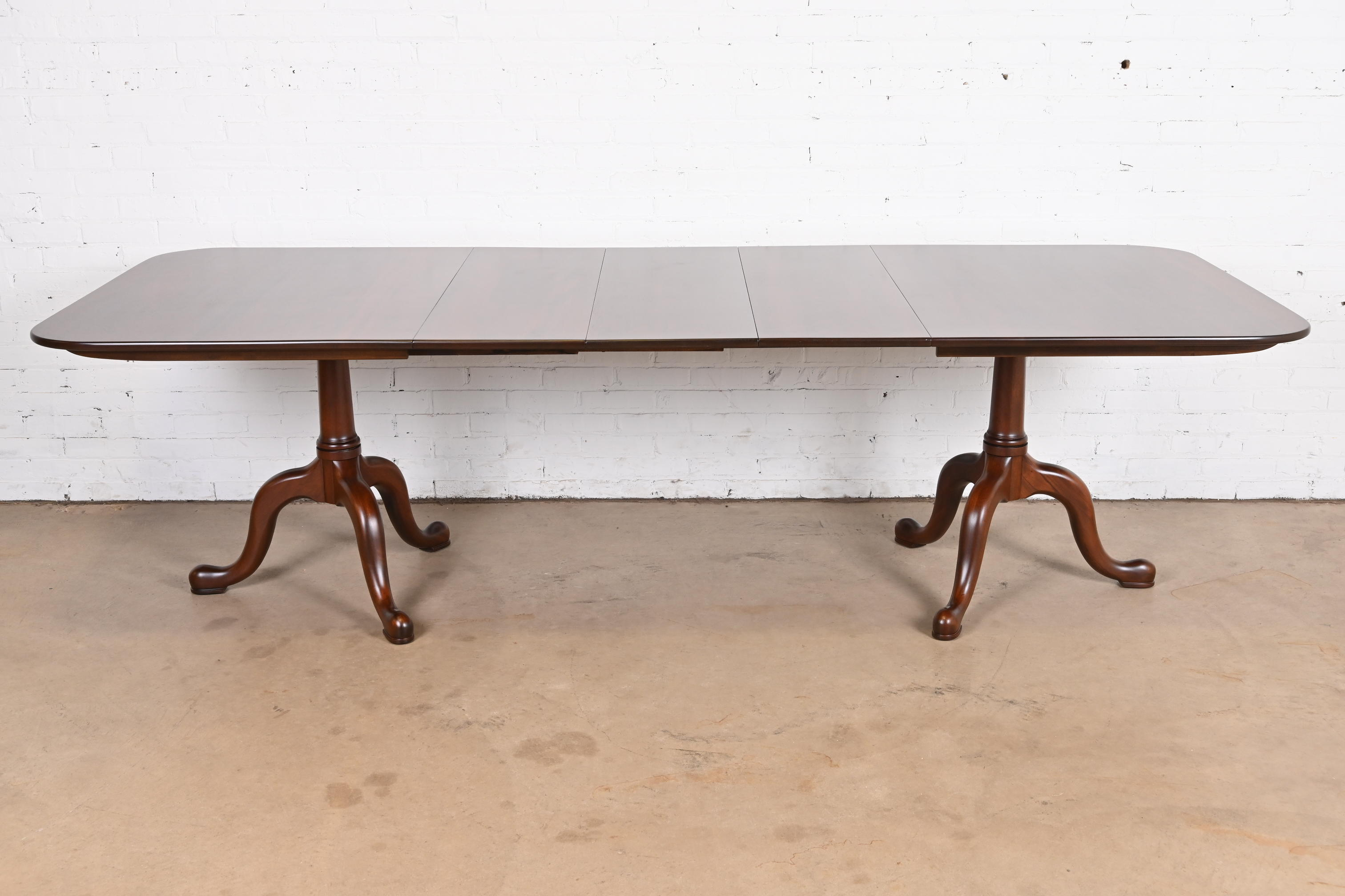 Henkel Harris Georgian Solid Mahogany Double Pedestal Extension Dining Table, Newly Refinished - Image 4