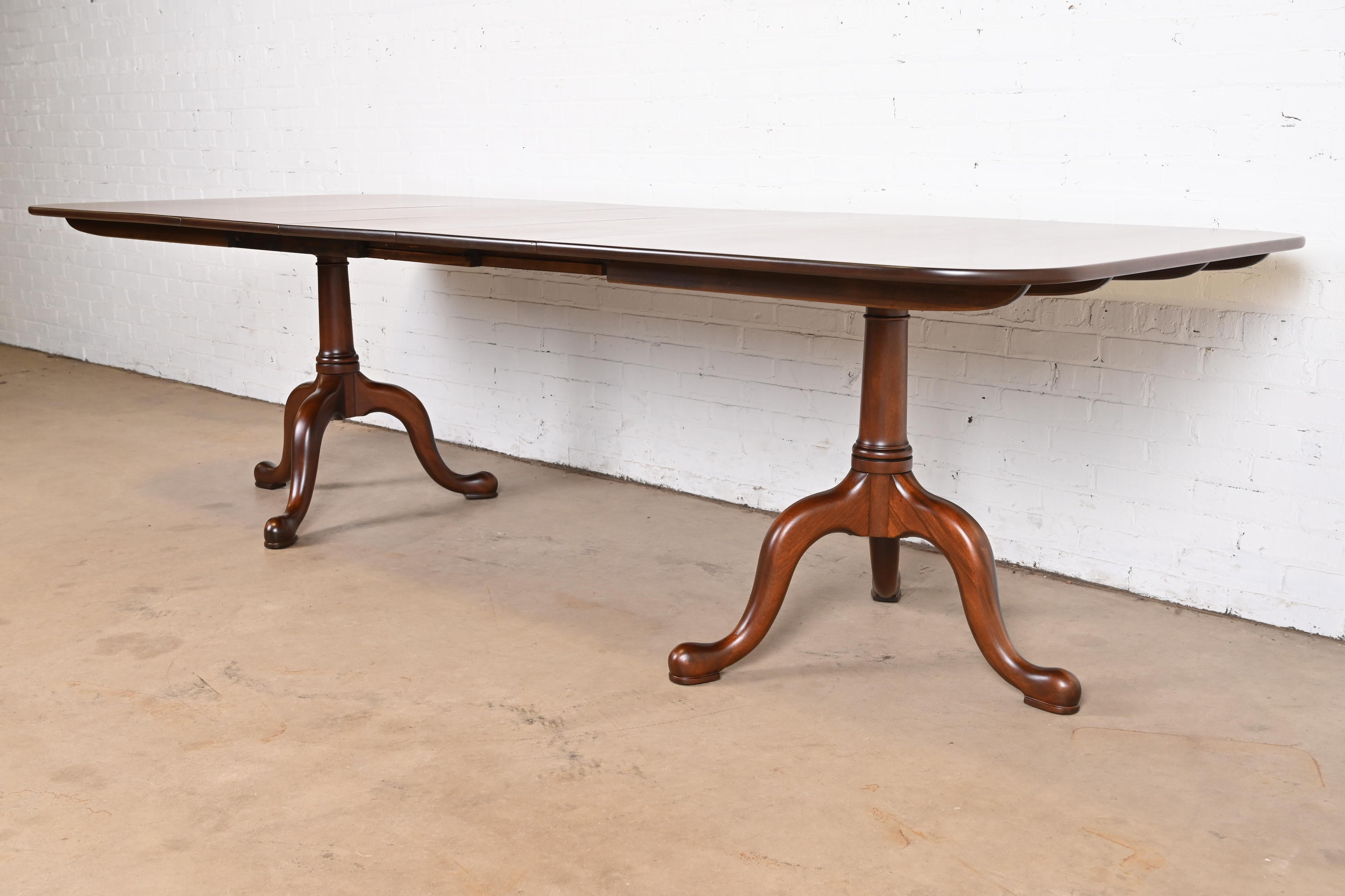 Henkel Harris Georgian Solid Mahogany Double Pedestal Extension Dining Table, Newly Refinished - Image 3