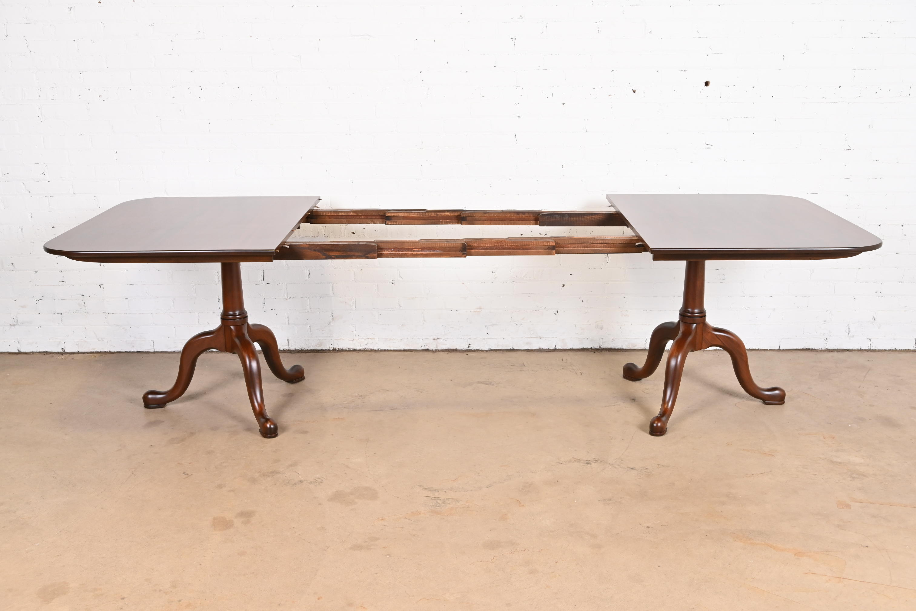 Henkel Harris Georgian Solid Mahogany Double Pedestal Extension Dining Table, Newly Refinished - Image 7