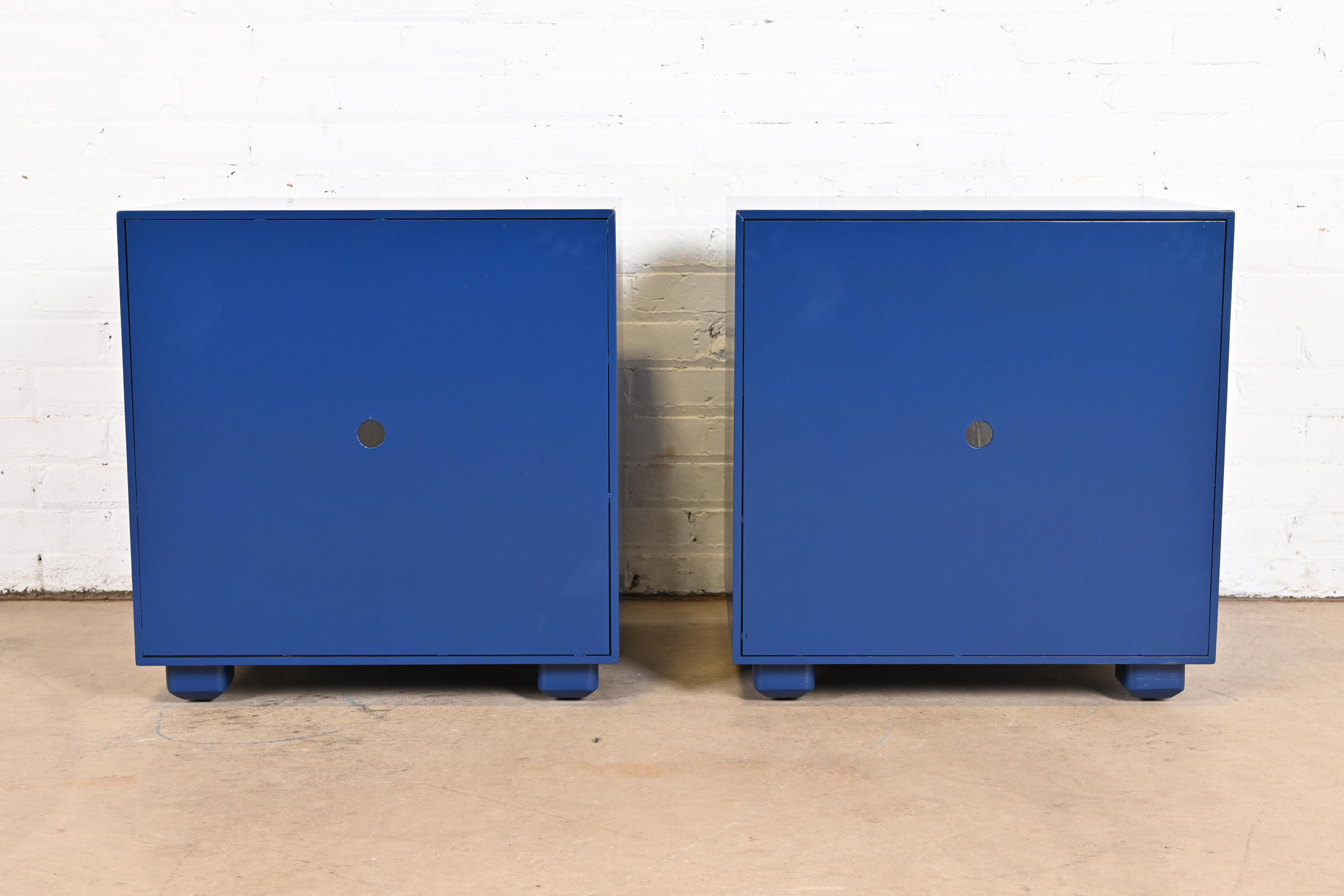 Henredon Mid-Century Hollywood Regency Campaign Blue Lacquered Nightstands, Newly Refinished - Image 11