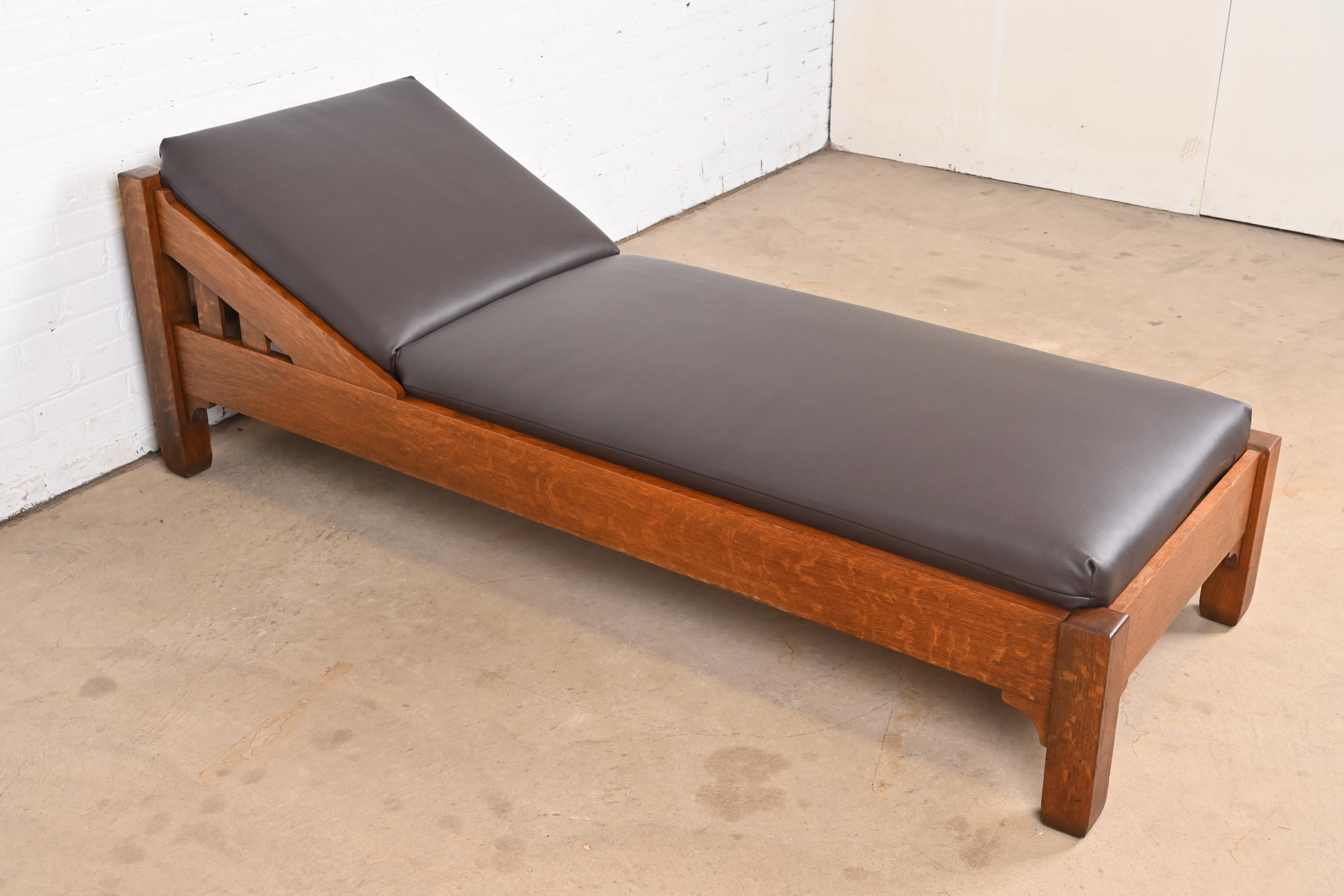 Stickley Brothers Antique Mission Oak Arts & Crafts Daybed, Newly Reupholstered - Image 4