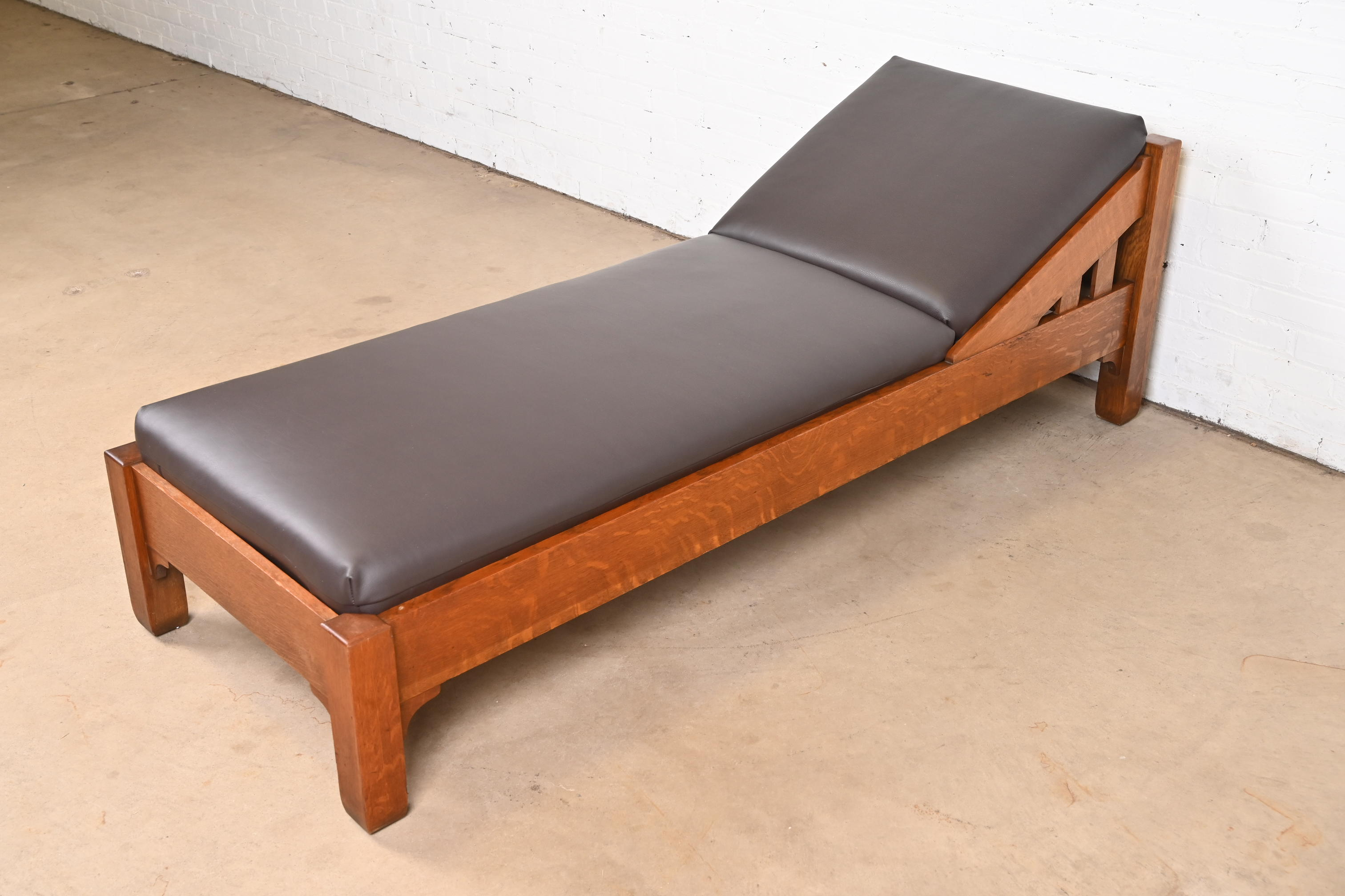 Stickley Brothers Antique Mission Oak Arts & Crafts Daybed, Newly Reupholstered - Image 3