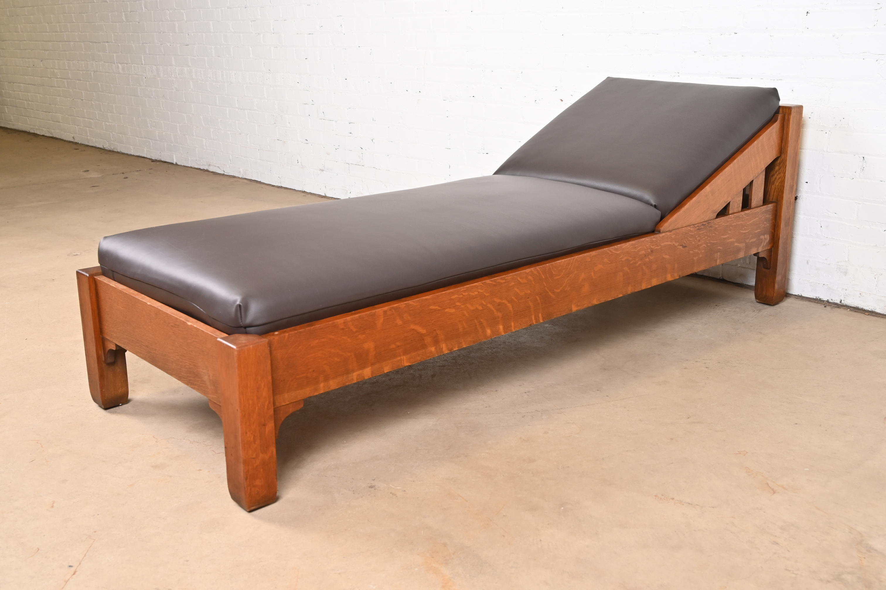 Stickley Brothers Antique Mission Oak Arts & Crafts Daybed, Newly Reupholstered - Image 2