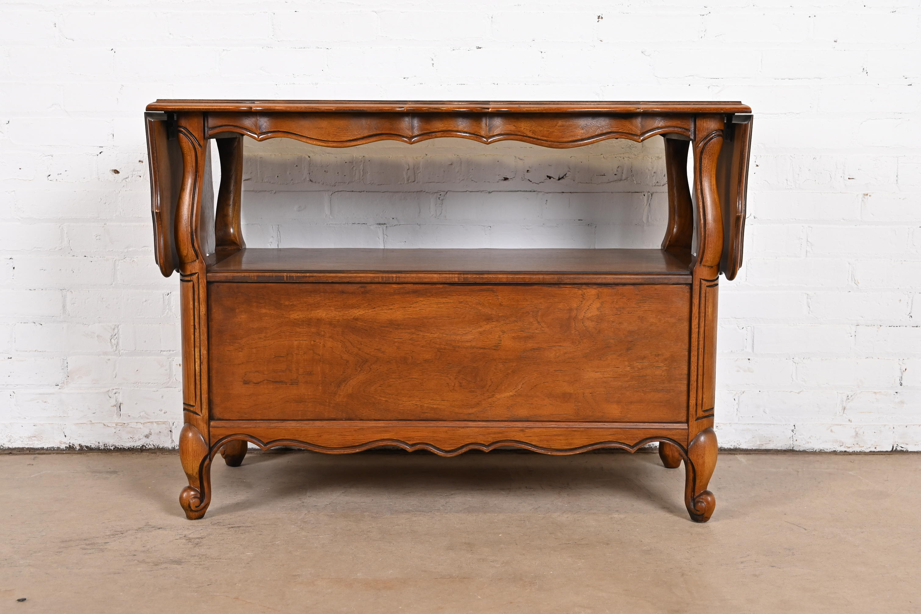 Thomasville French Provincial Louis XV Pecan Buffet Server or Bar Cabinet, Circa 1970s - Image 11
