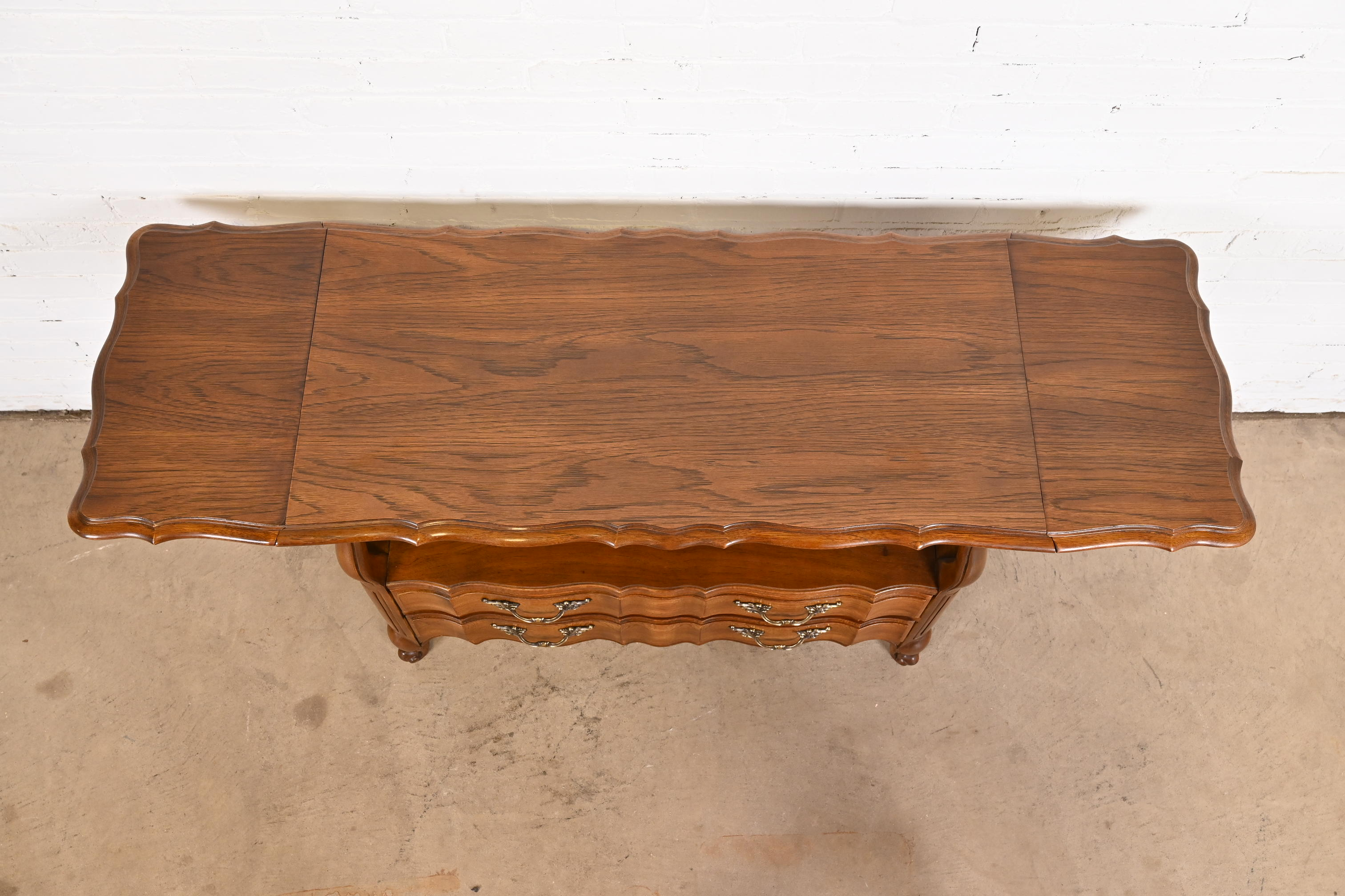 Thomasville French Provincial Louis XV Pecan Buffet Server or Bar Cabinet, Circa 1970s - Image 9