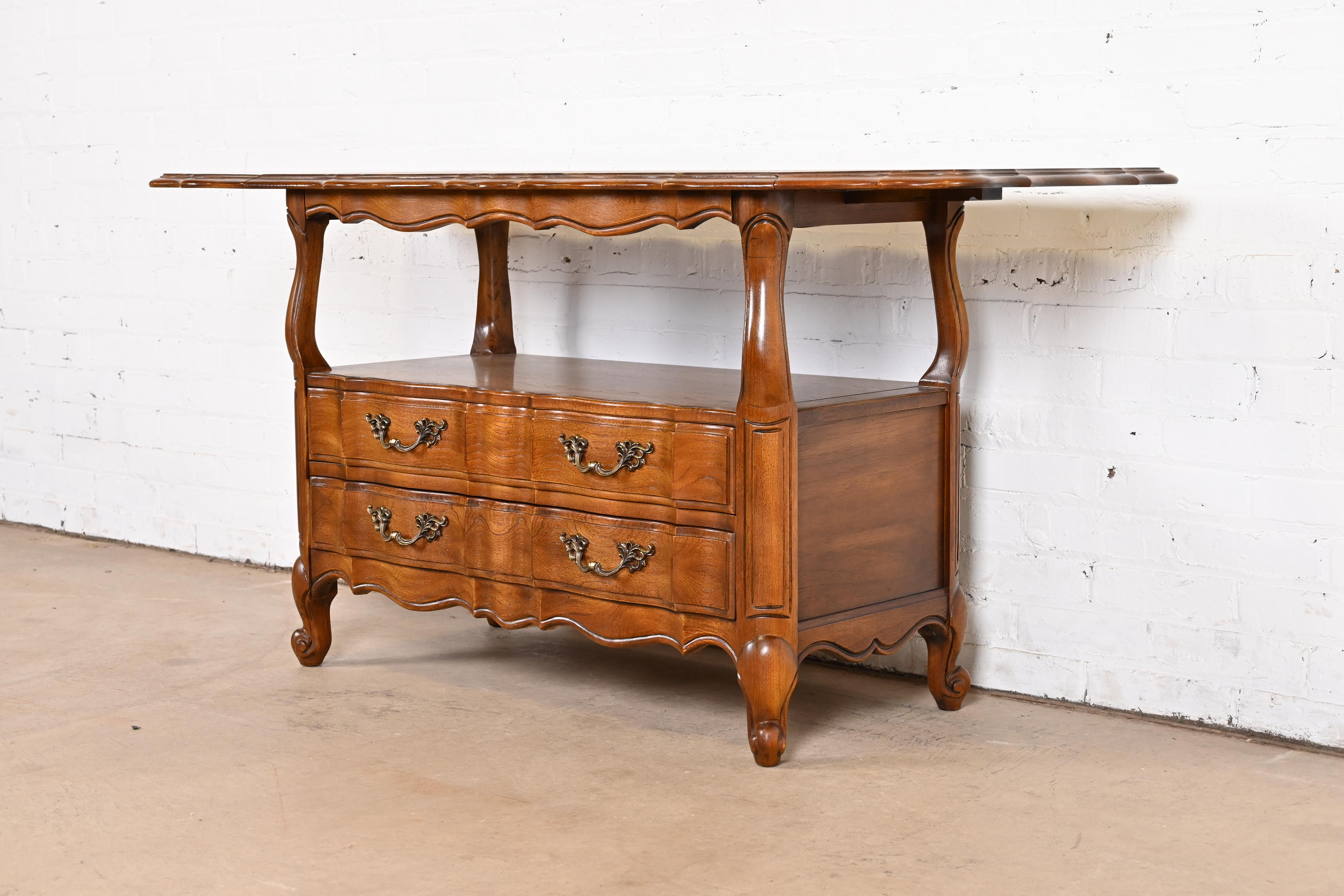 Thomasville French Provincial Louis XV Pecan Buffet Server or Bar Cabinet, Circa 1970s - Image 5