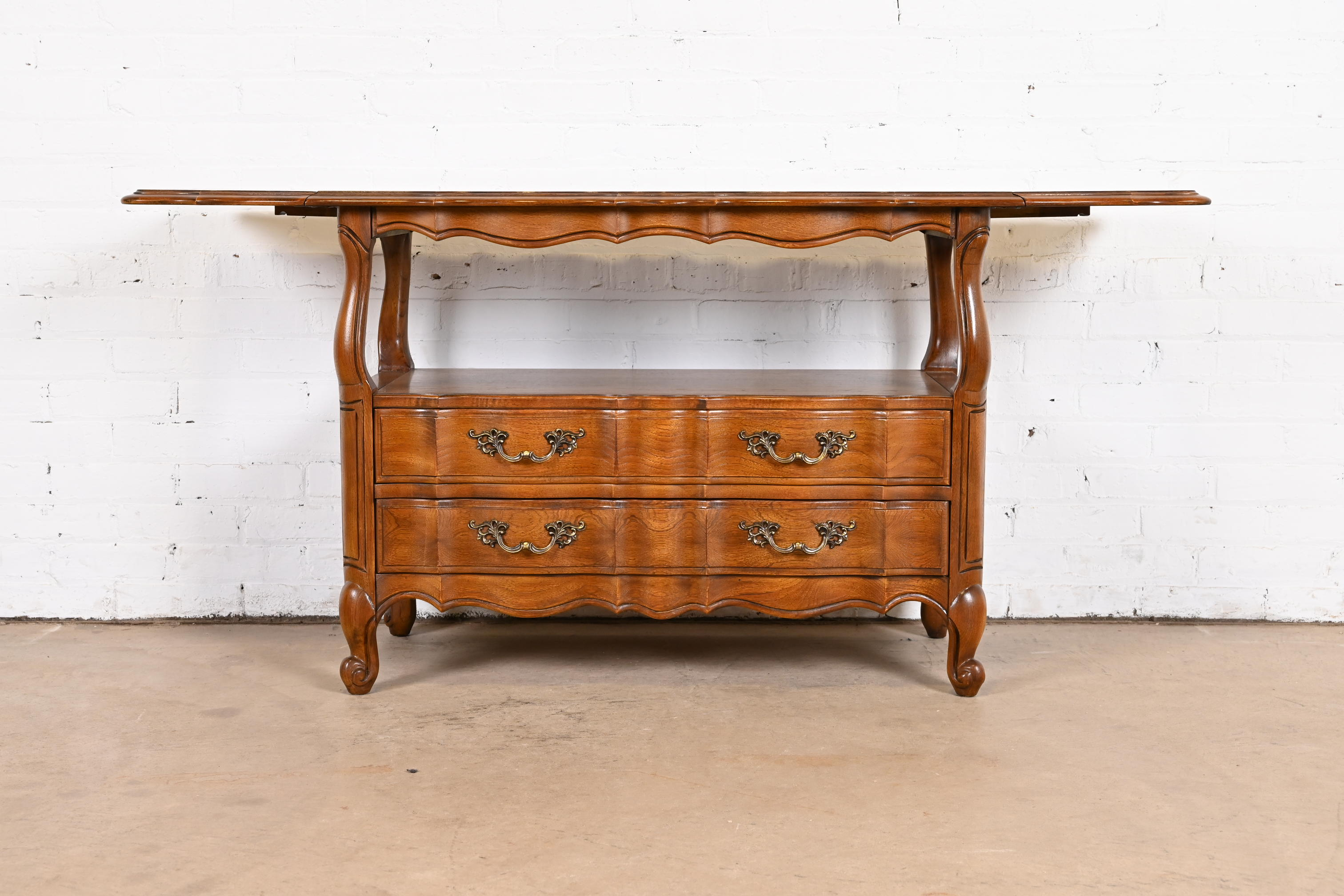 Thomasville French Provincial Louis XV Pecan Buffet Server or Bar Cabinet, Circa 1970s - Image 3
