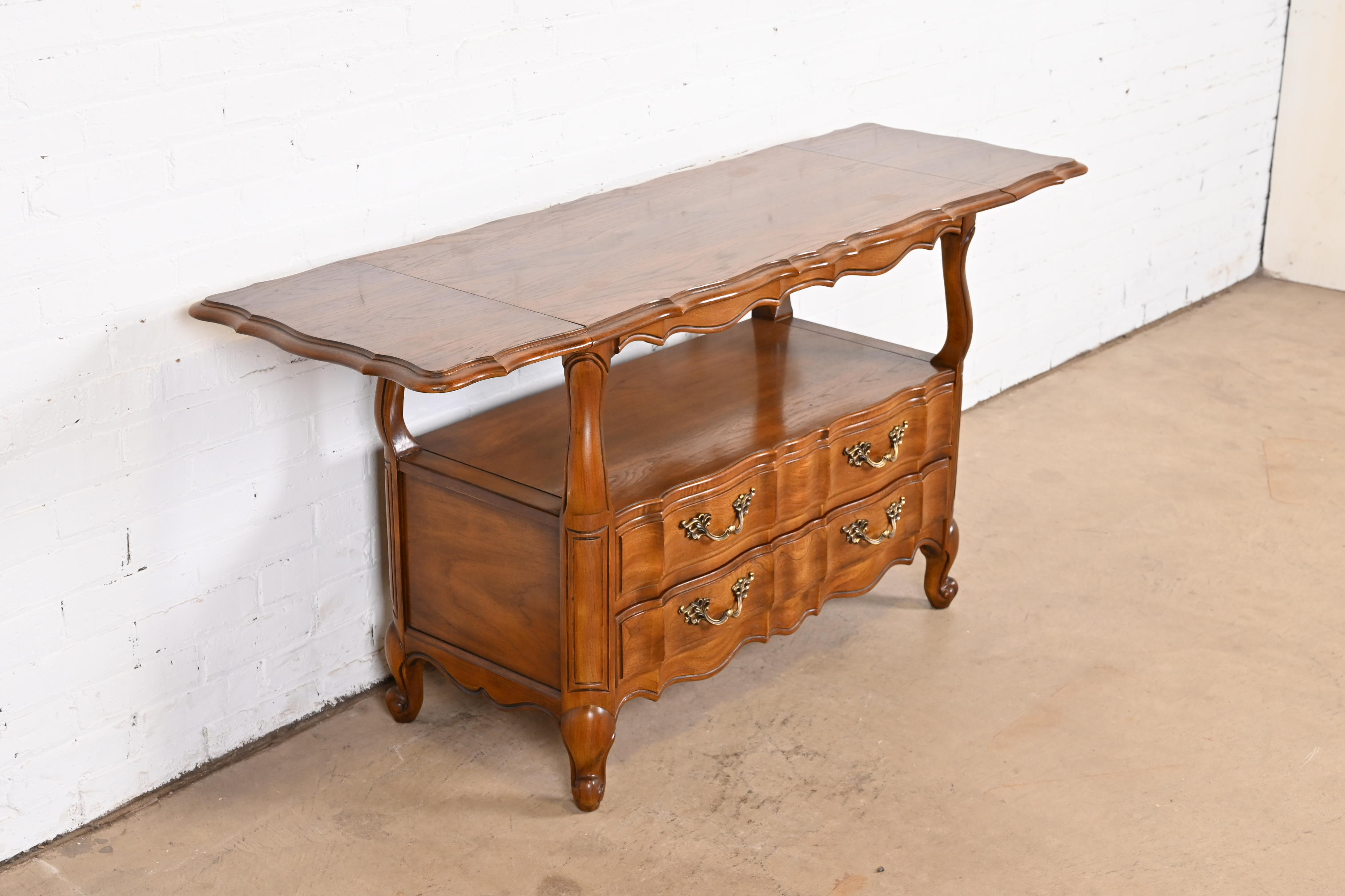 Thomasville French Provincial Louis XV Pecan Buffet Server or Bar Cabinet, Circa 1970s - Image 6