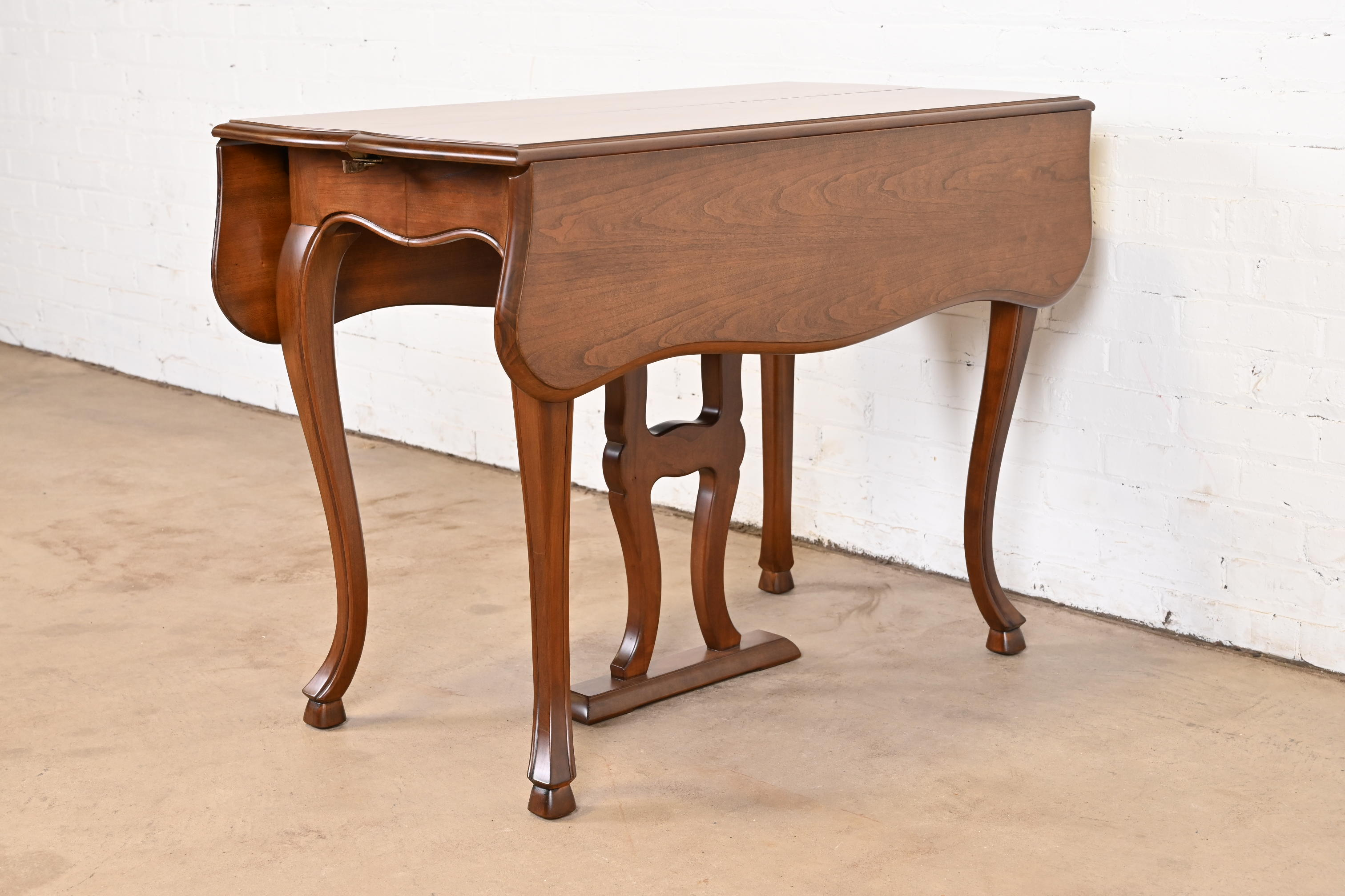 John Widdicomb French Provincial Solid Cherry Wood Extension Dining Table, Newly Refinished - Image 8