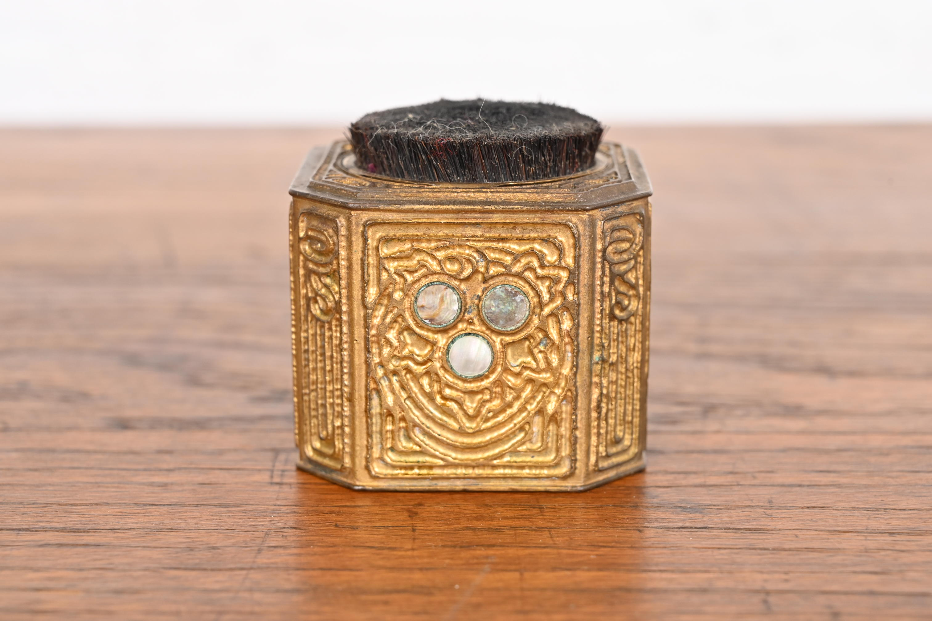 Tiffany Studios New York Bronze Doré and Abalone Pen Brush - Image 7