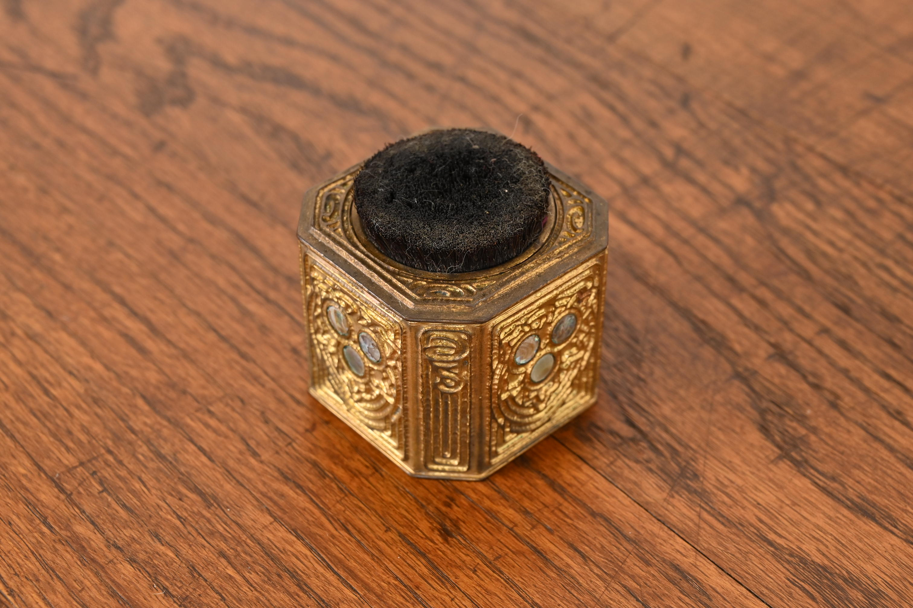 Tiffany Studios New York Bronze Doré and Abalone Pen Brush - Image 3