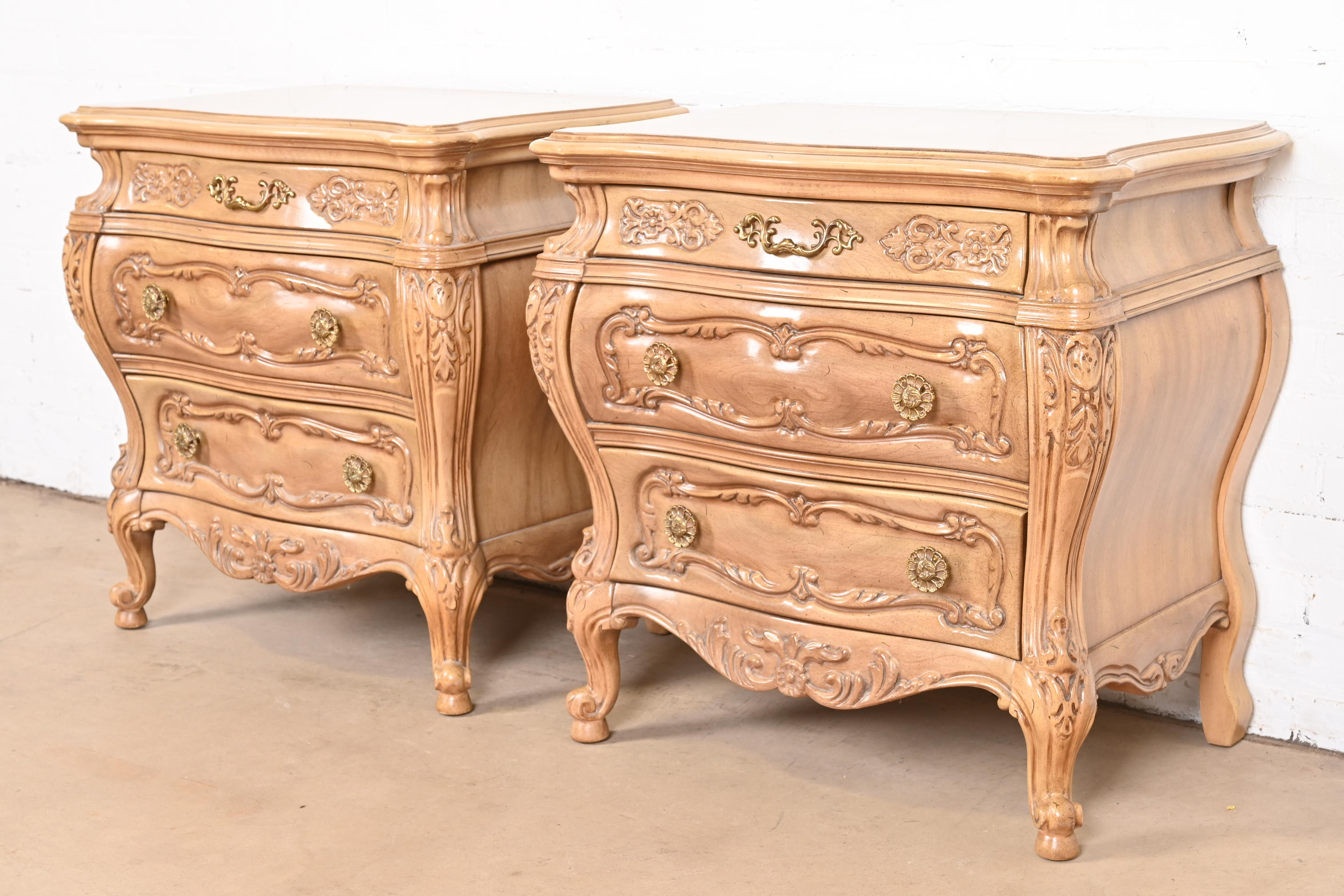 Grosfeld House Style French Provincial Louis XV Carved Bleached Walnut Bedside Chests, Pair