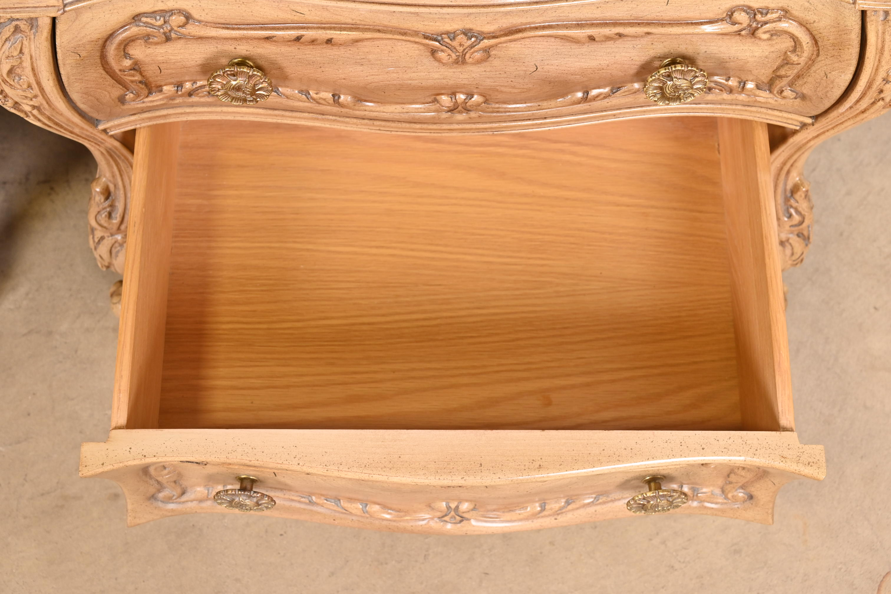 Grosfeld House Style French Provincial Louis XV Carved Bleached Walnut Bedside Chests, Pair - Image 6