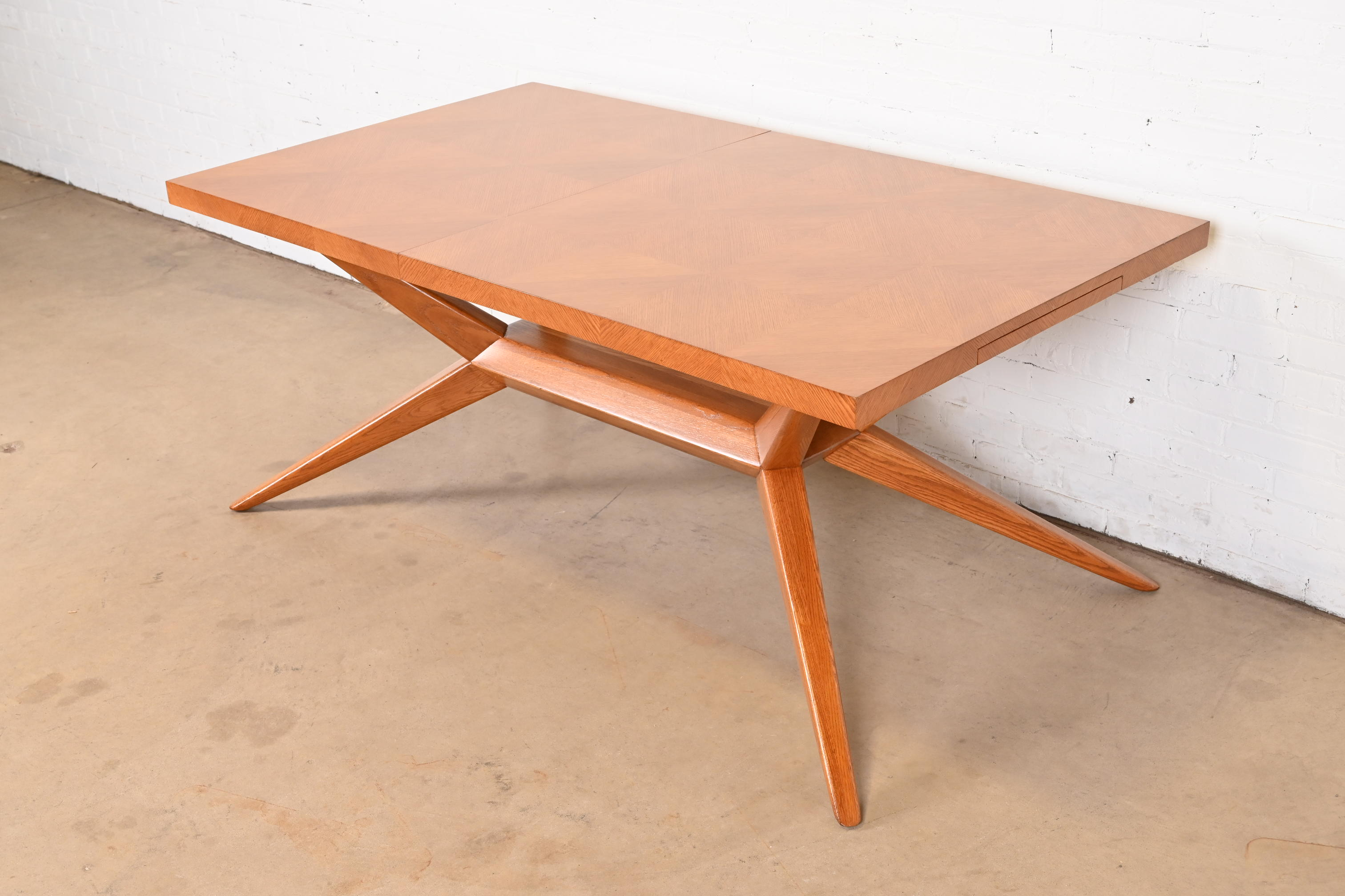Harold Schwartz for Romweber Mid-Century Modern Oak Spider Leg Extension Dining Table, Newly Refinished - Image 7