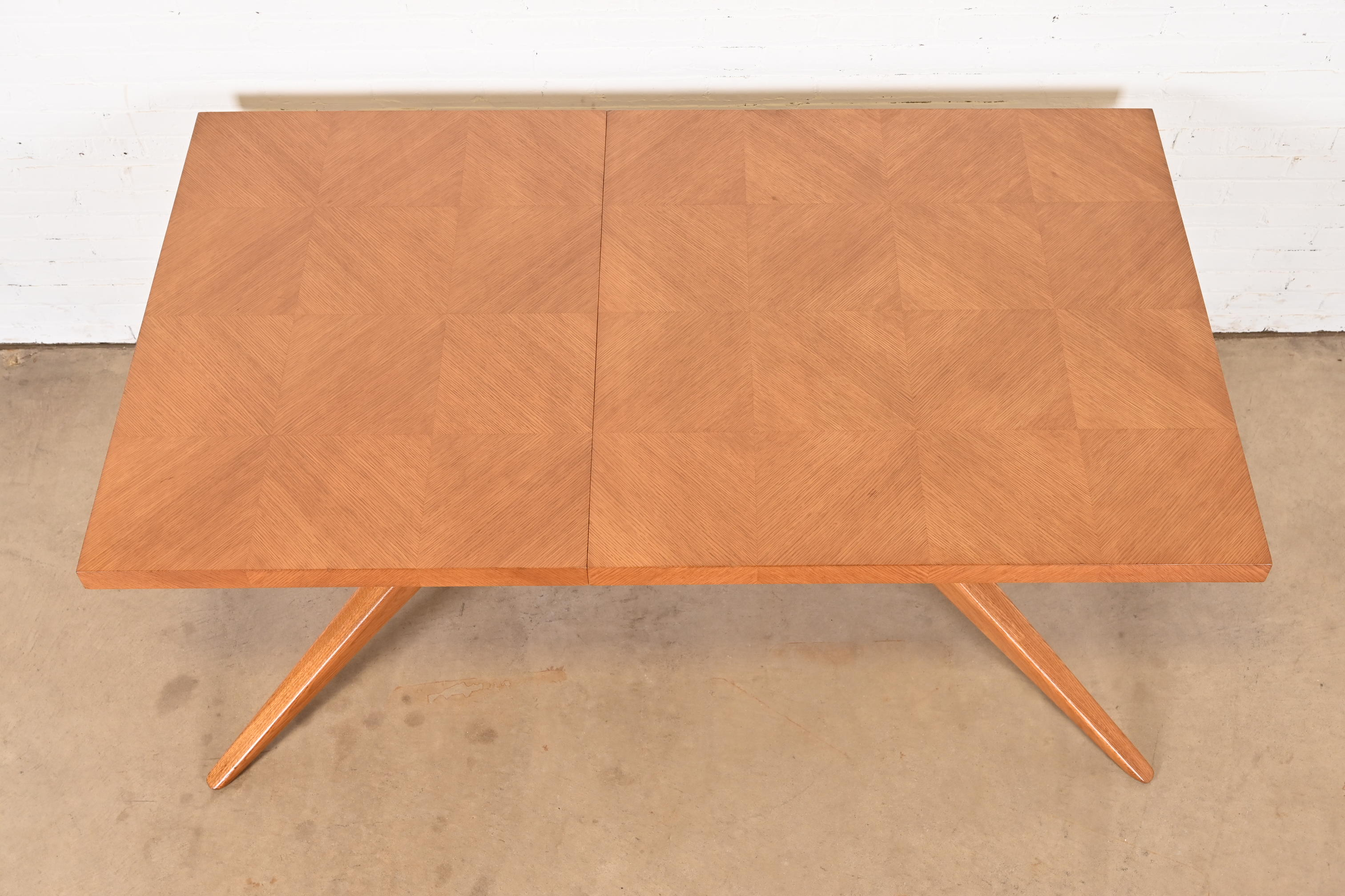 Harold Schwartz for Romweber Mid-Century Modern Oak Spider Leg Extension Dining Table, Newly Refinished - Image 9