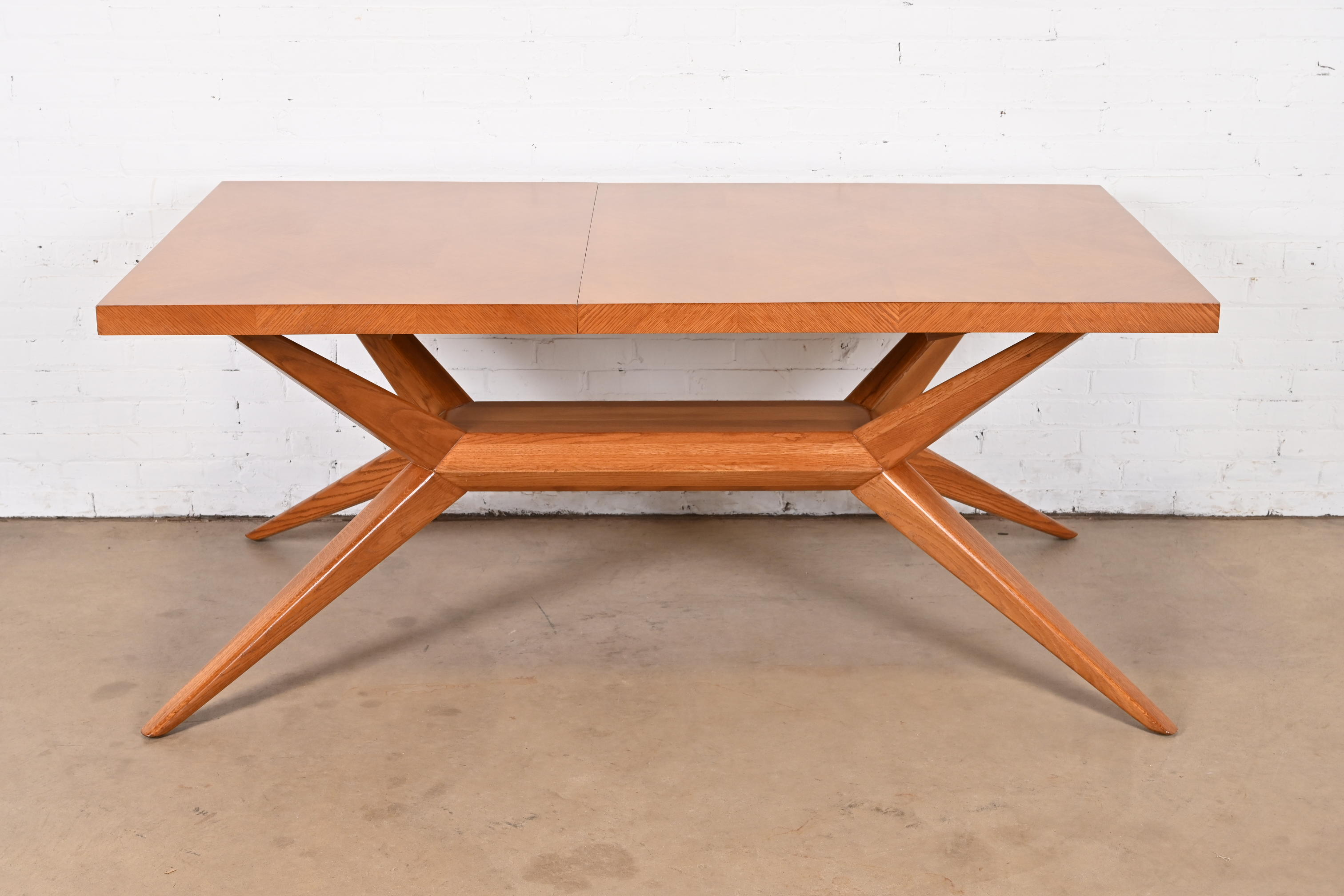 Harold Schwartz for Romweber Mid-Century Modern Oak Spider Leg Extension Dining Table, Newly Refinished - Image 6