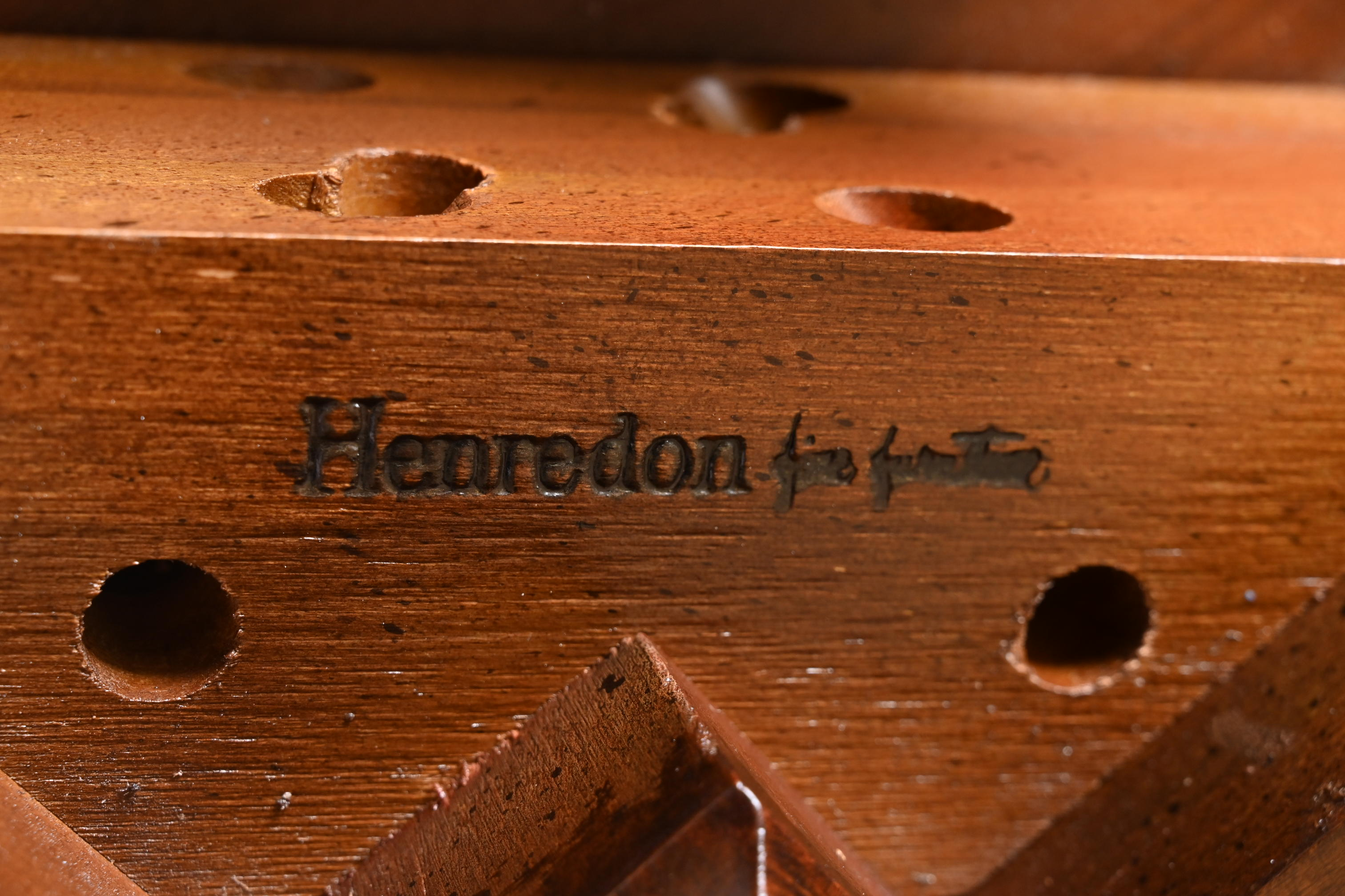 Henredon Hollywood Regency Chinoiserie Mahogany and Brass Extension Dining Table, Newly Refinished - Image 11
