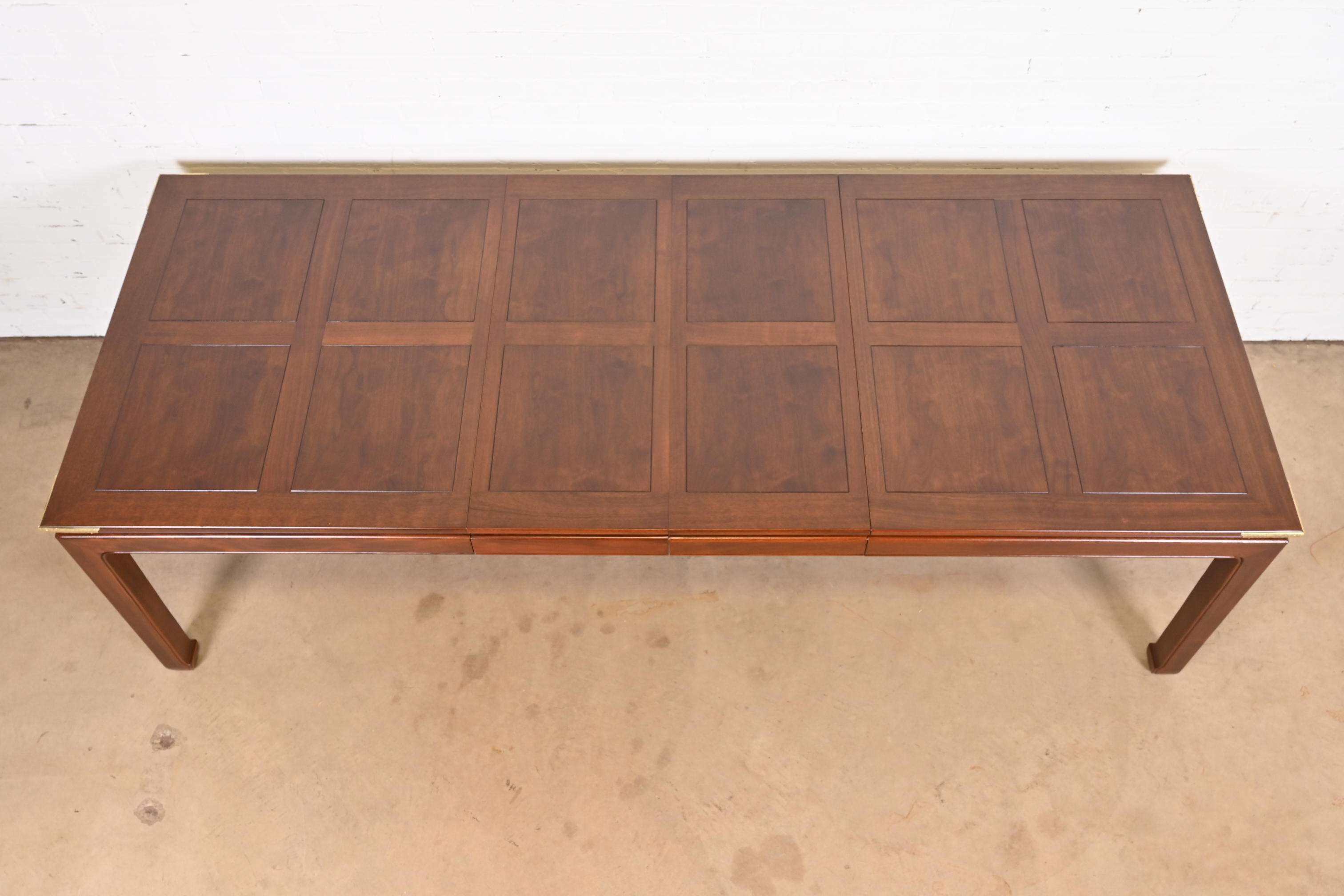 Henredon Hollywood Regency Chinoiserie Mahogany and Brass Extension Dining Table, Newly Refinished - Image 6